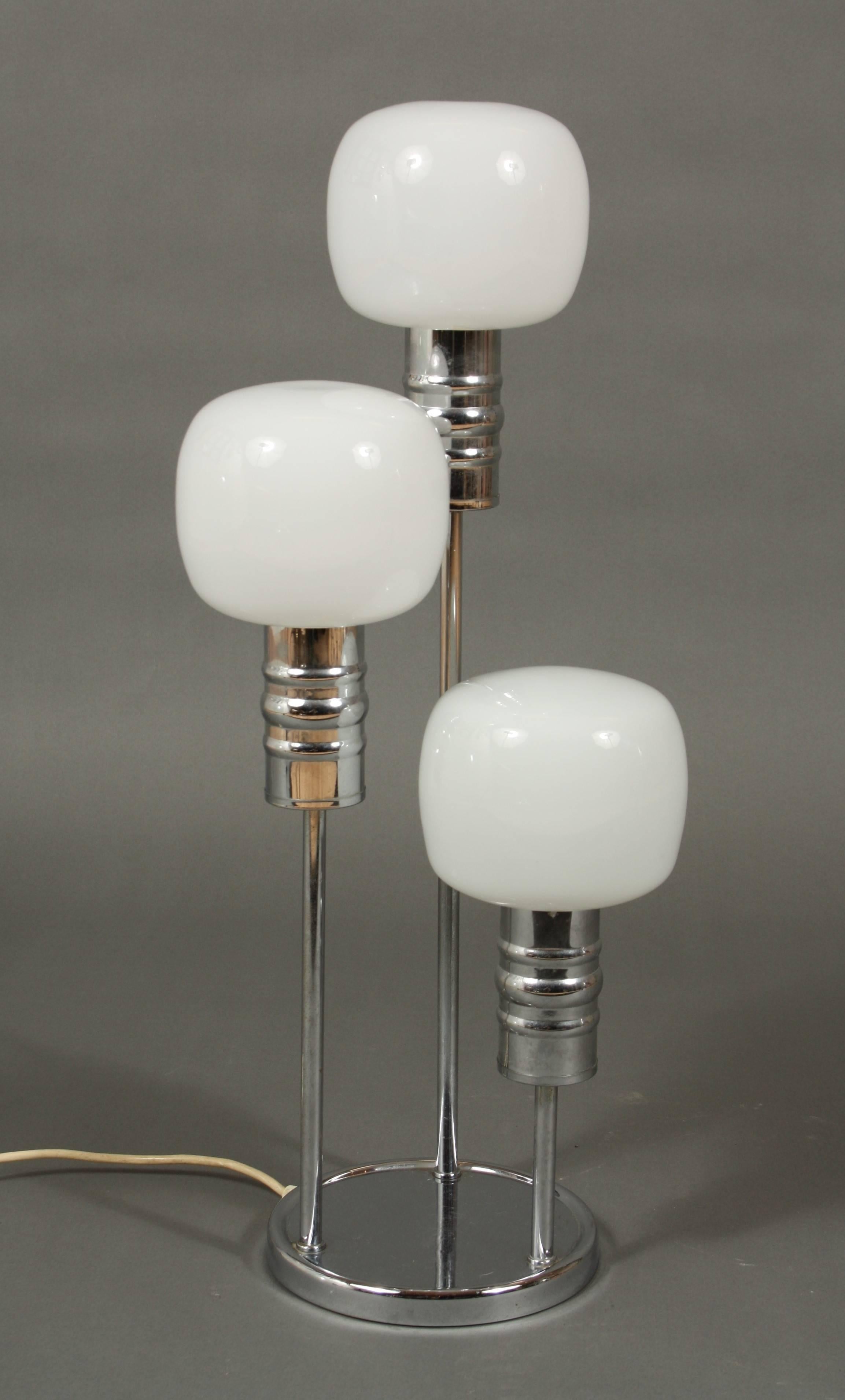 Chrome Table Lamp with Three White Glasses In Good Condition For Sale In Faarevejle, DK