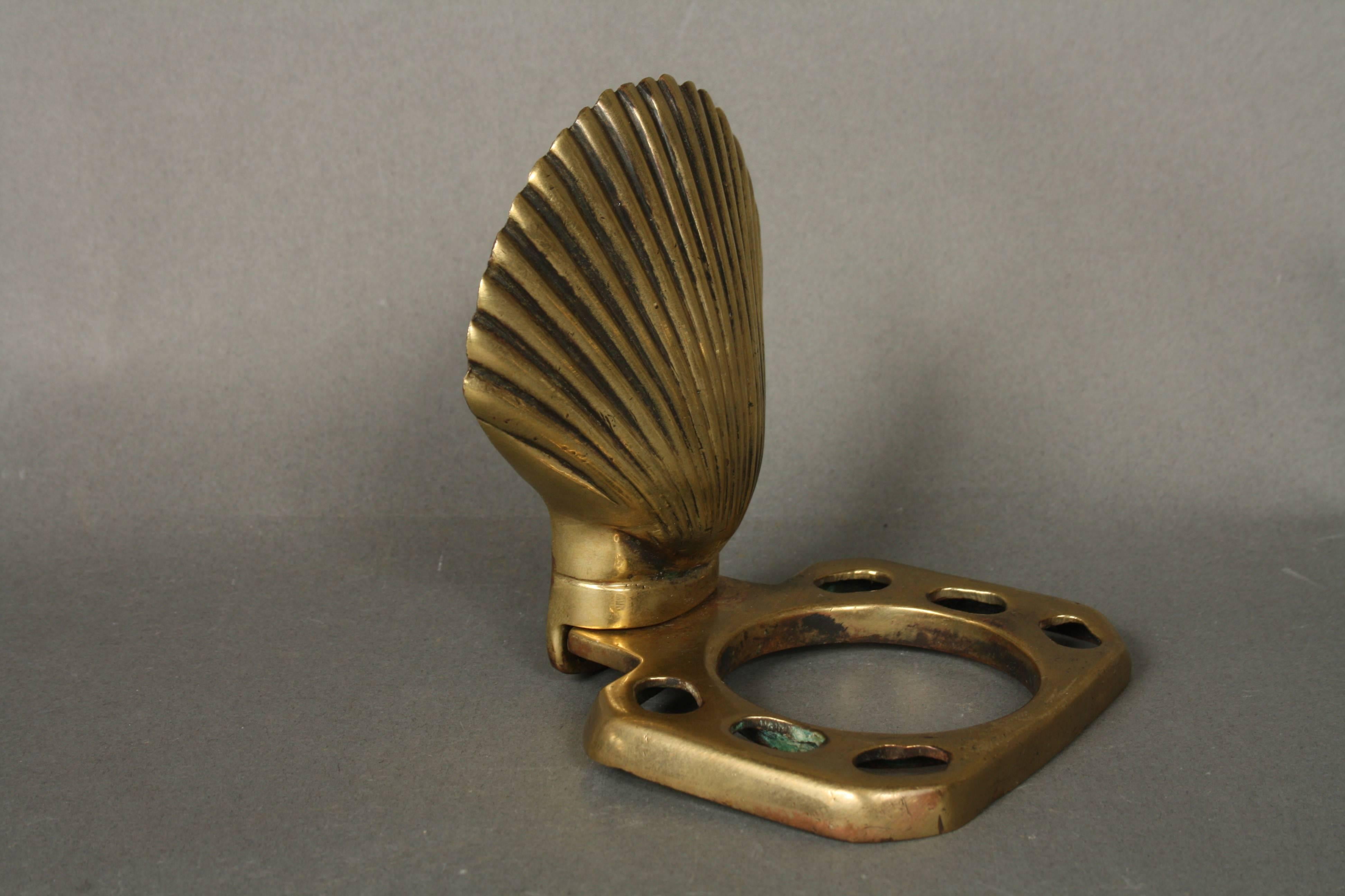 Mid-20th Century Shell Shaped Soap Dish and Toothbrush Holder, Brass, 1950s For Sale
