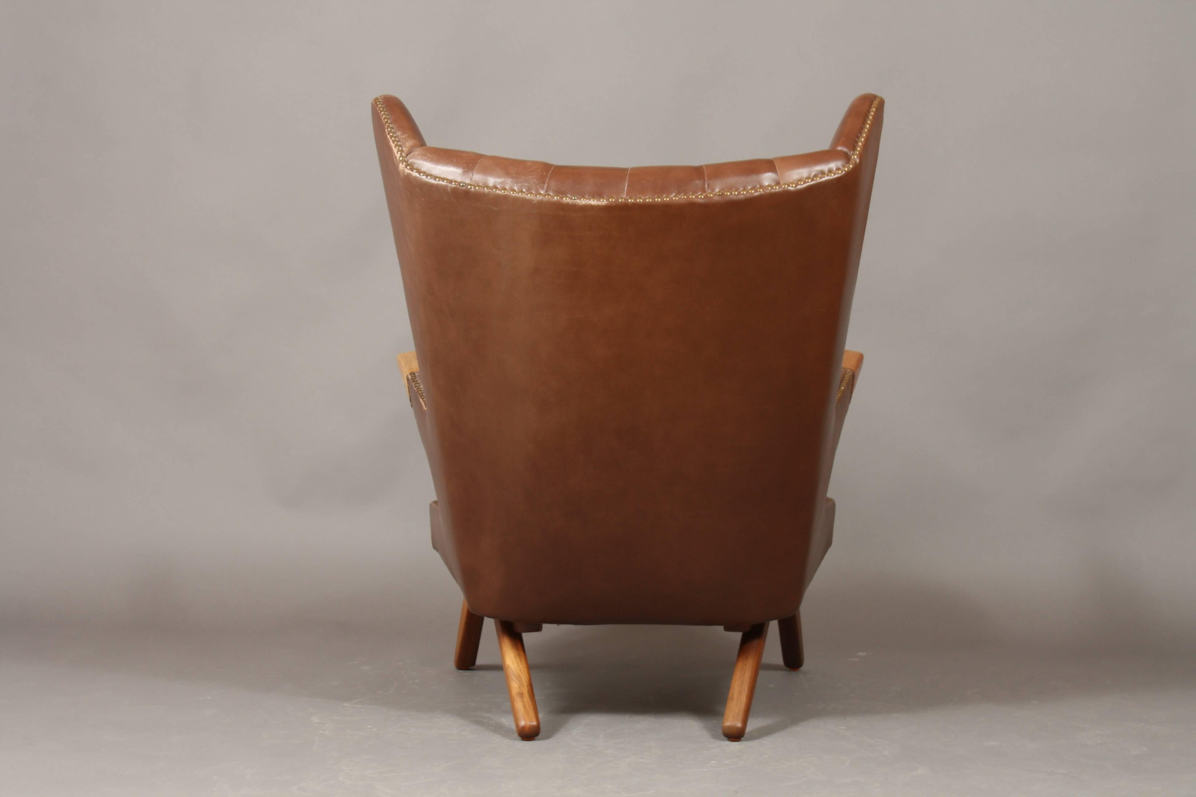 Mid-20th Century Svend Skipper Model 91 Wing Chair, Brown Leather, Seam Edge, Studded For Sale