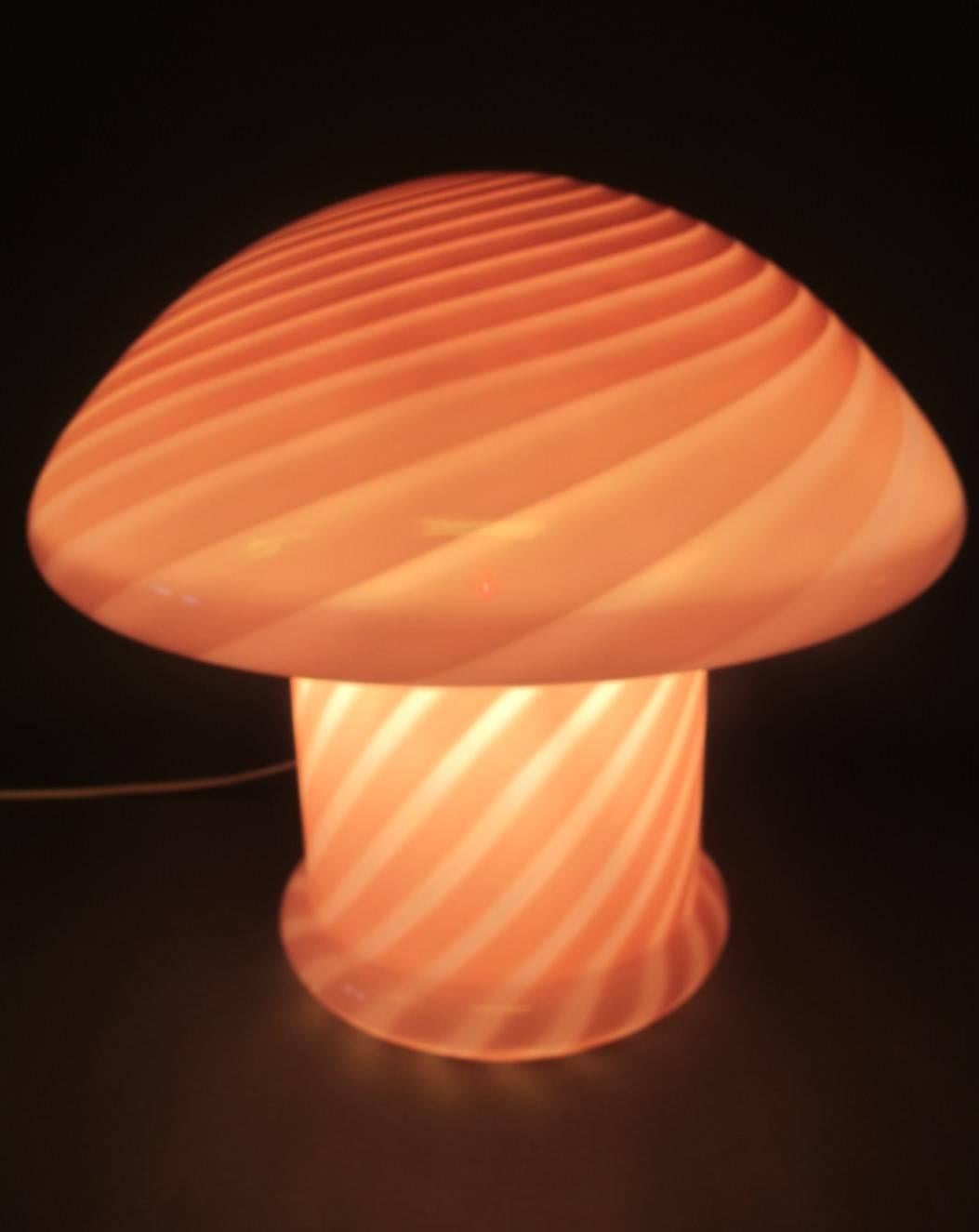 Mushroom Shaped Pink Table Lamp with Murano Glass by Vetri In Good Condition In Faarevejle, DK