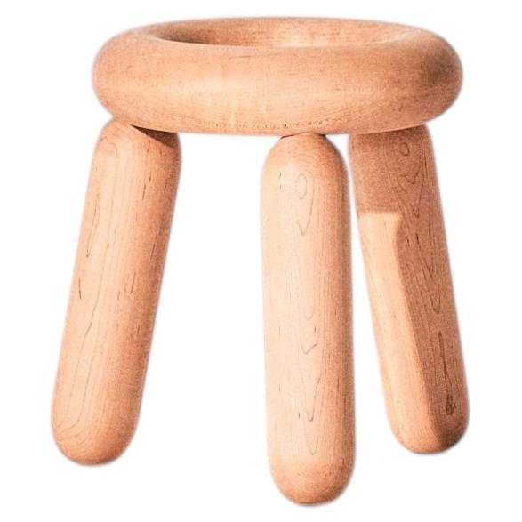 Robuster, moderner Holzhocker von KLEIN, aus massivem Ahornholz, Größe M im Angebot