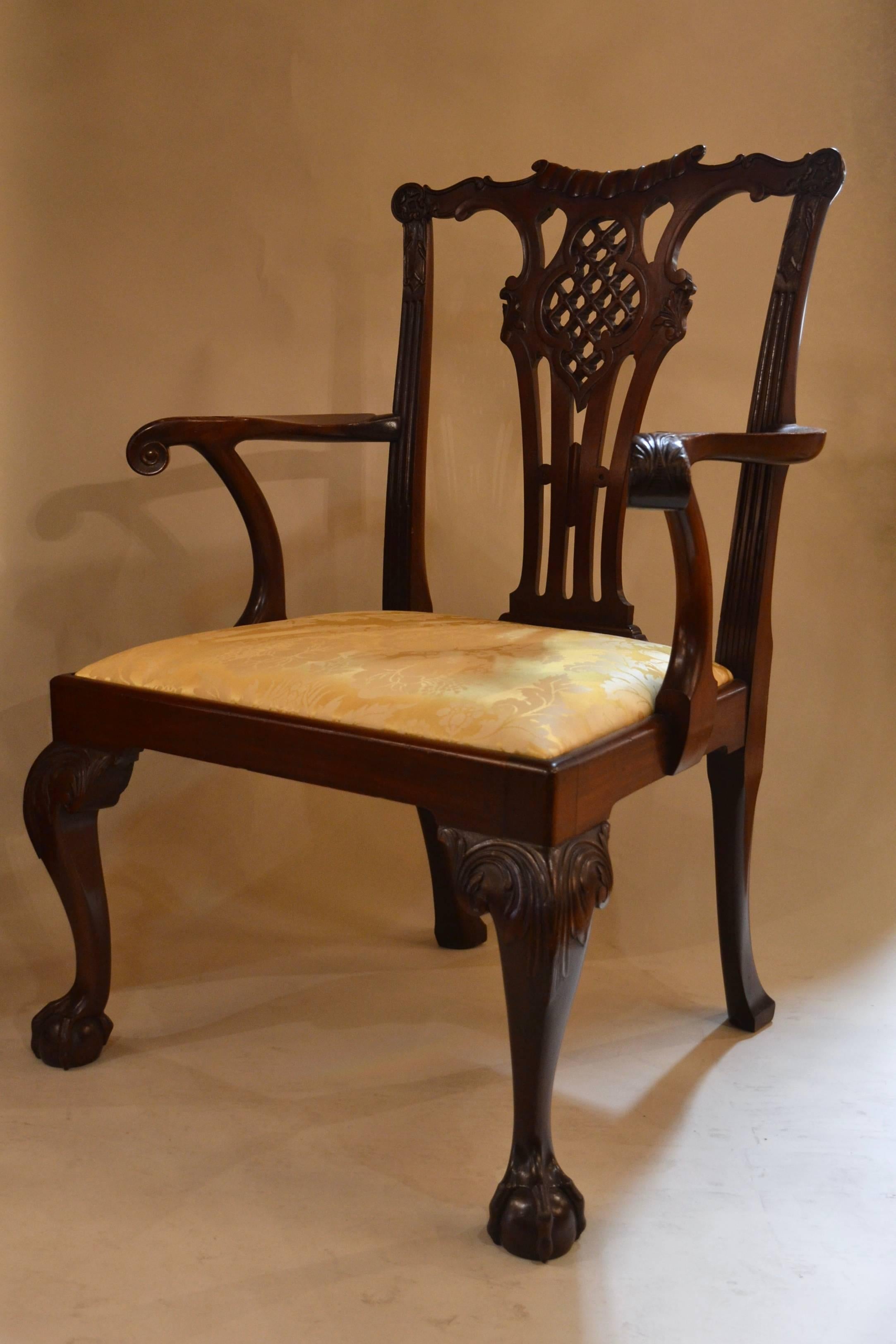 Bella coppia di poltrone tipiche dell'epoca.