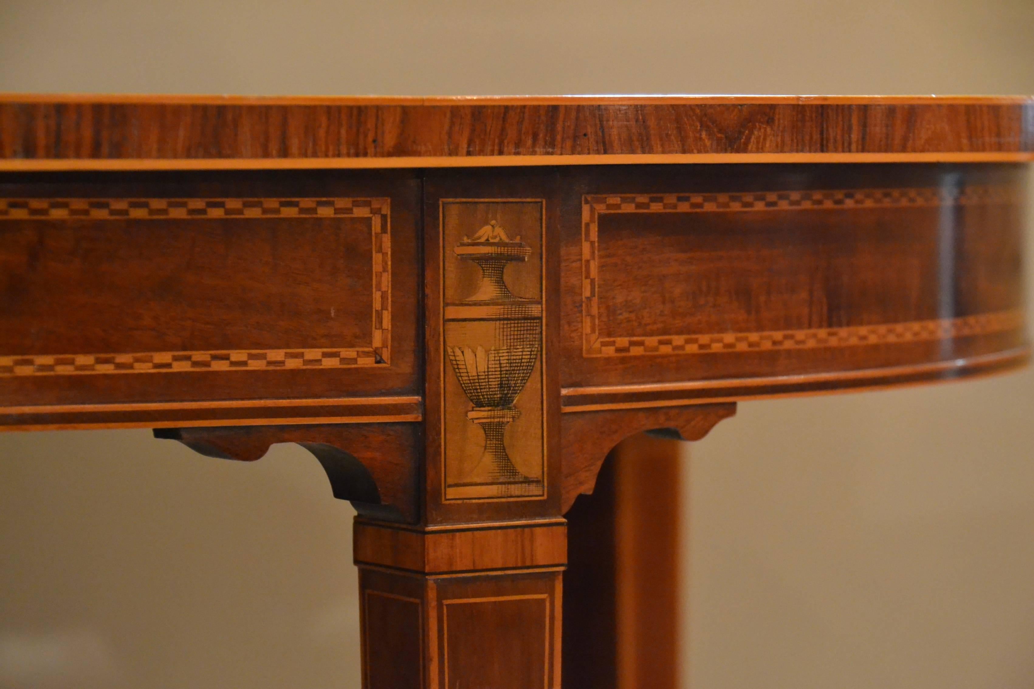 Antique English Mahogany Satinwood Inlaid Table In Good Condition For Sale In New Orleans, LA