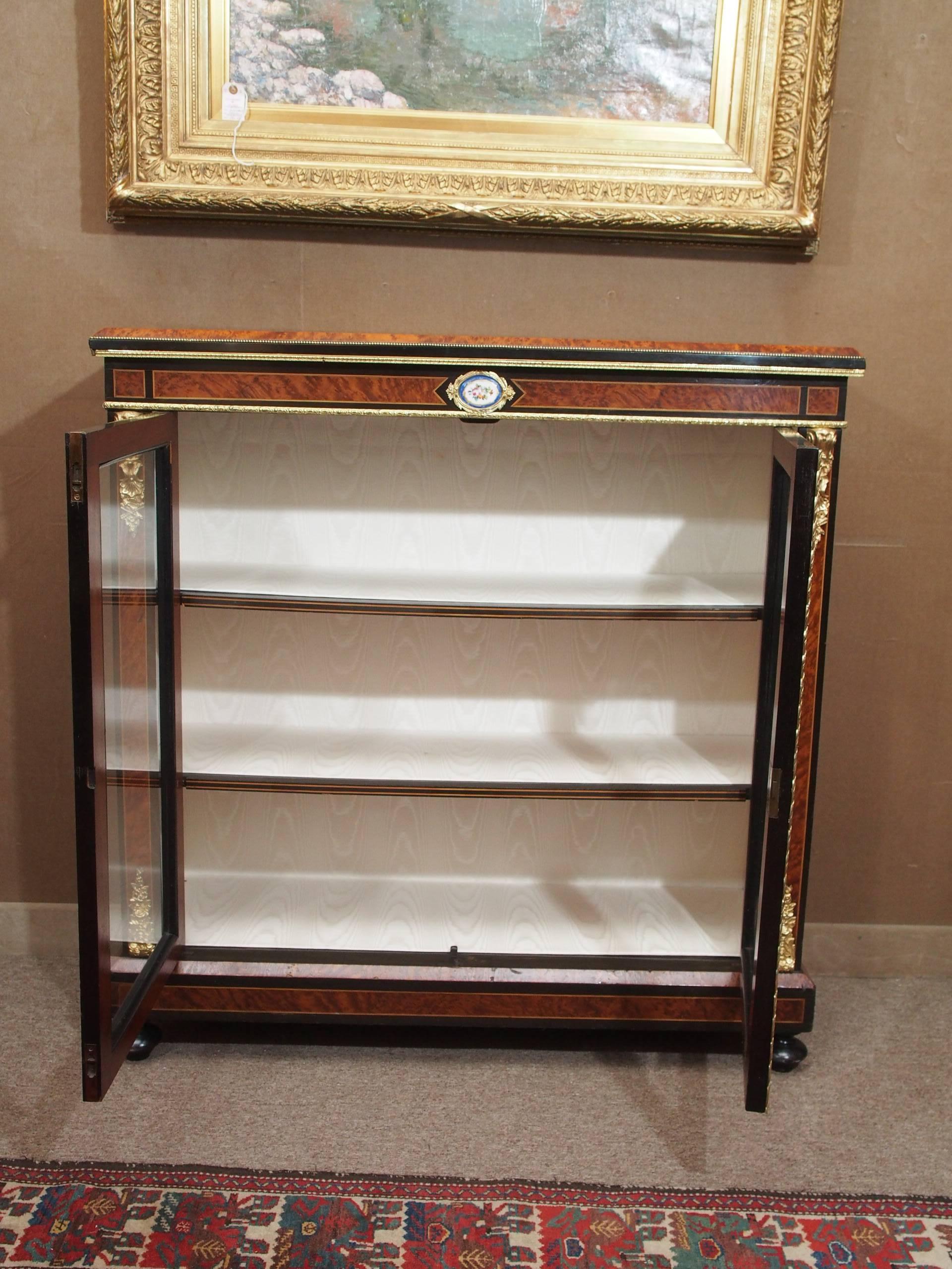Antique English Briarwood and Ebonized Cabinet In Excellent Condition For Sale In New Orleans, LA