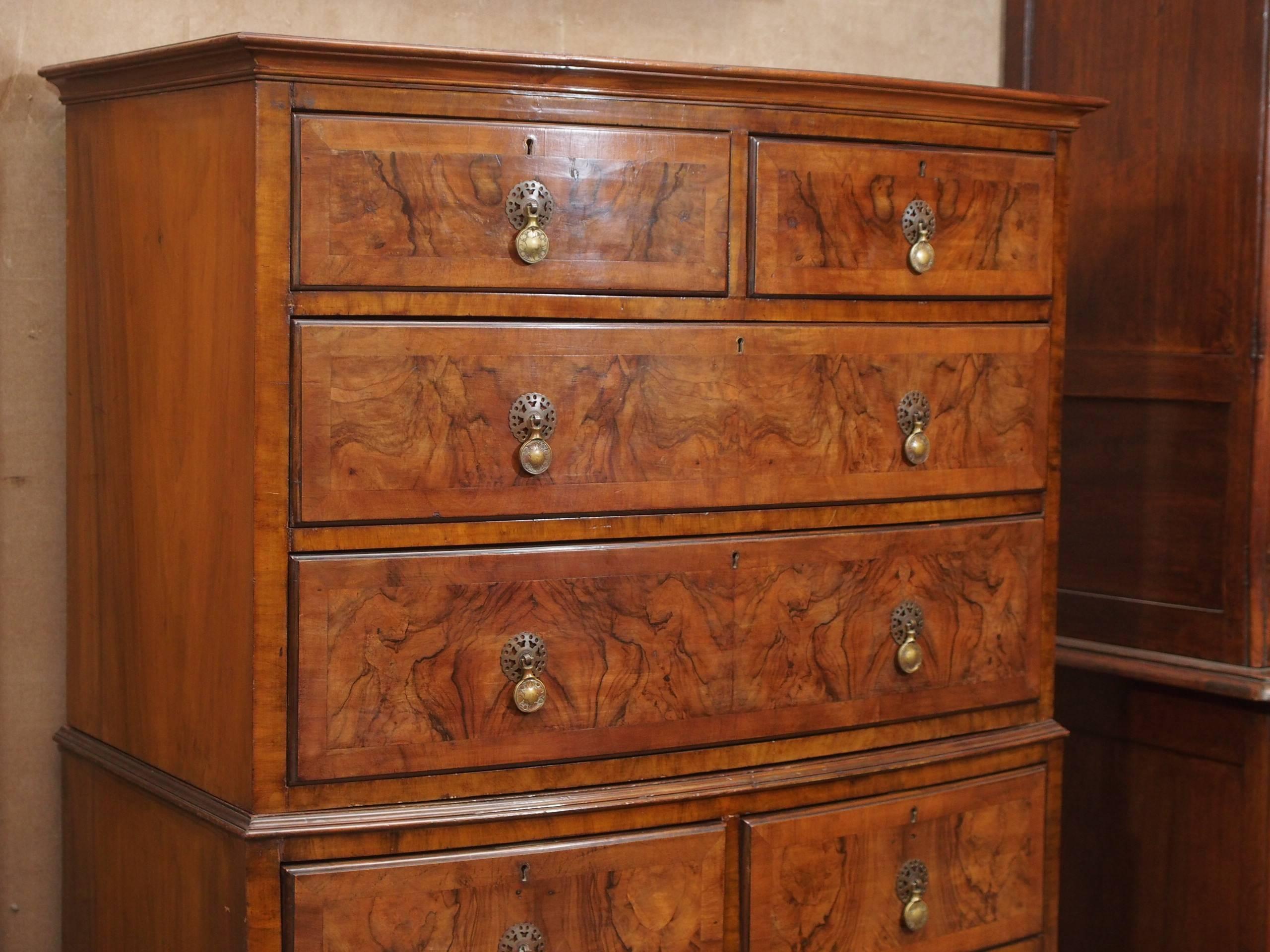 Antique English Burled Walnut Chest on Chest In Excellent Condition In New Orleans, LA