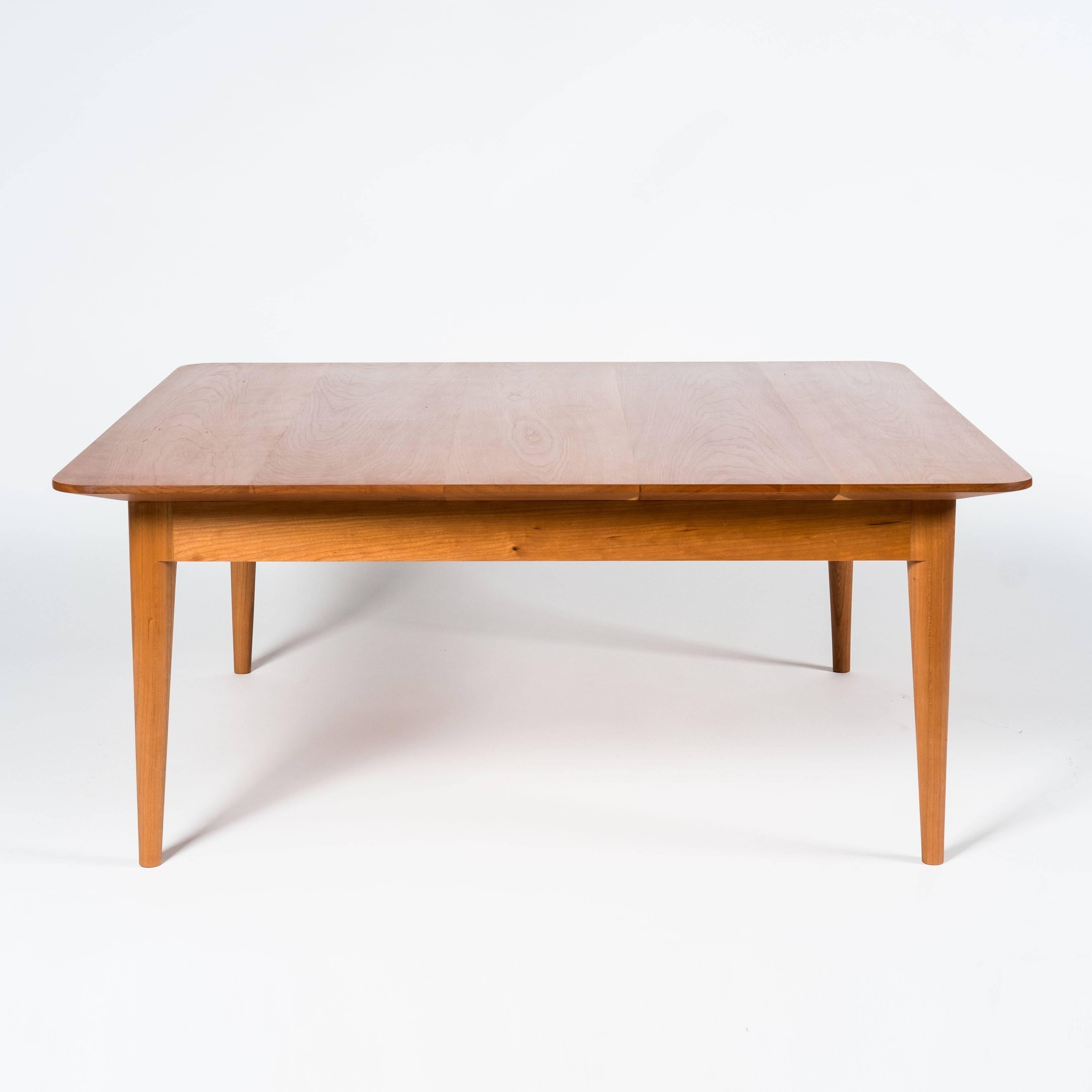 Spire Square Coffee Table by Tretiak Works, Cherry Hand Shaped and Turned (Gedrechselt) im Angebot