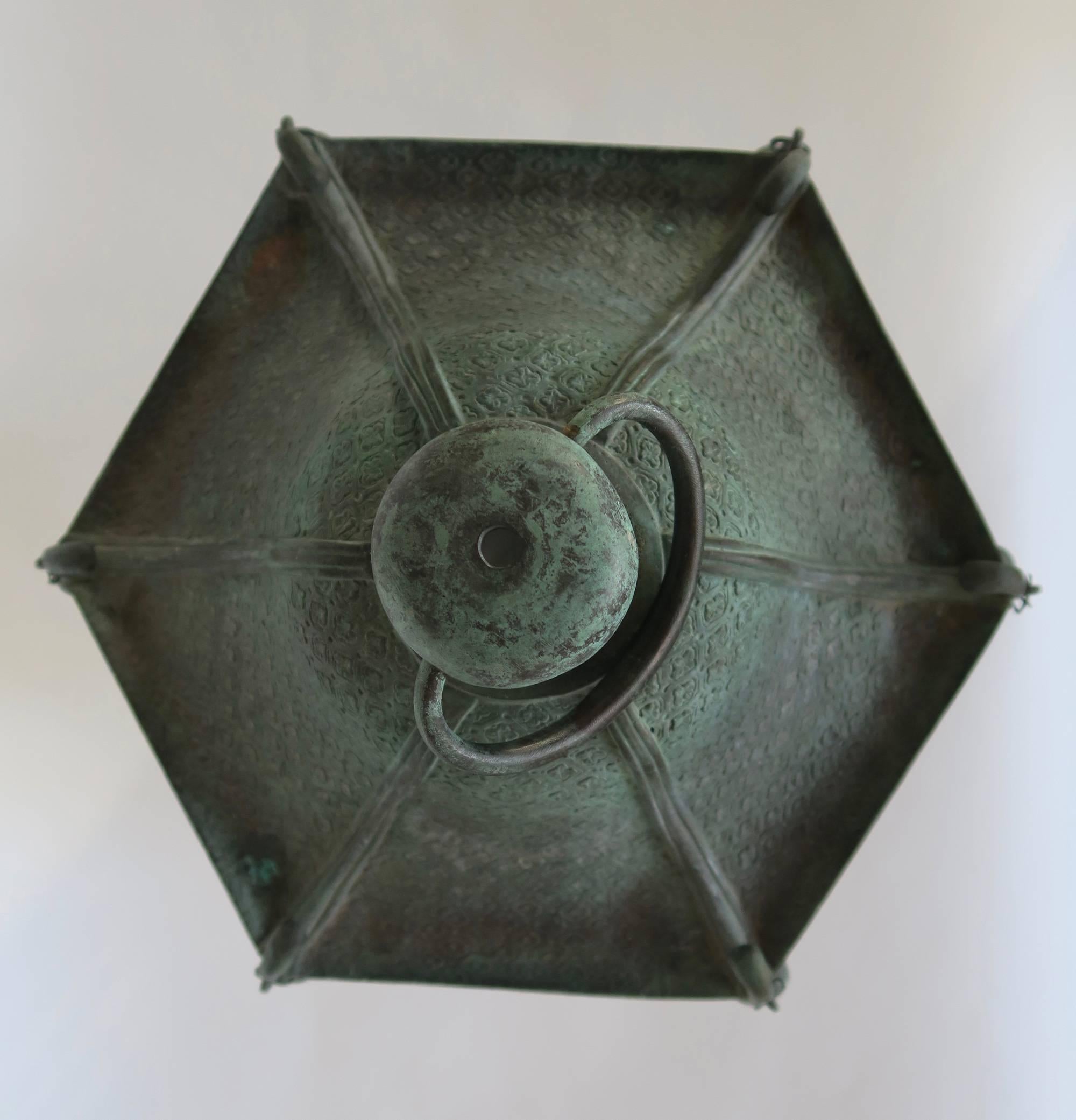 Japanese Verdigris Bronze Pagoda Lantern In Excellent Condition In Brussels, BE