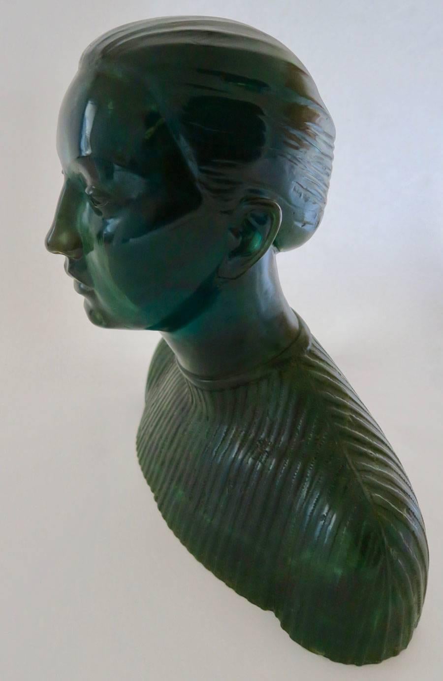 Stunning 1970's Transparent Bust in Cristal Rock Resin In Excellent Condition For Sale In Brussels, BE