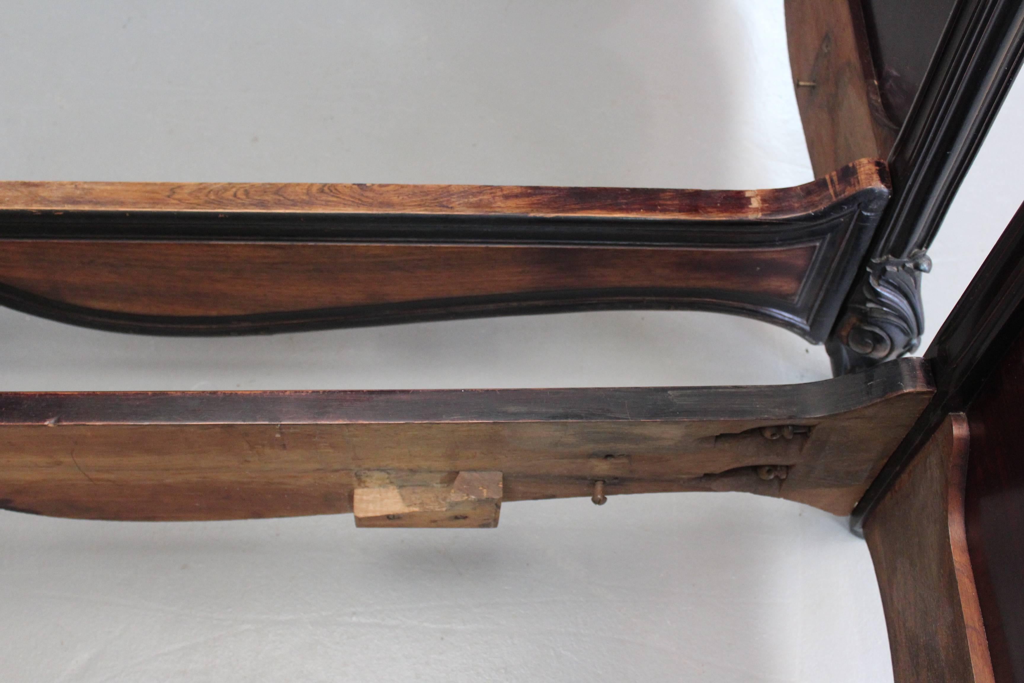 Pair of Antique French Rosewood Beds For Sale 1