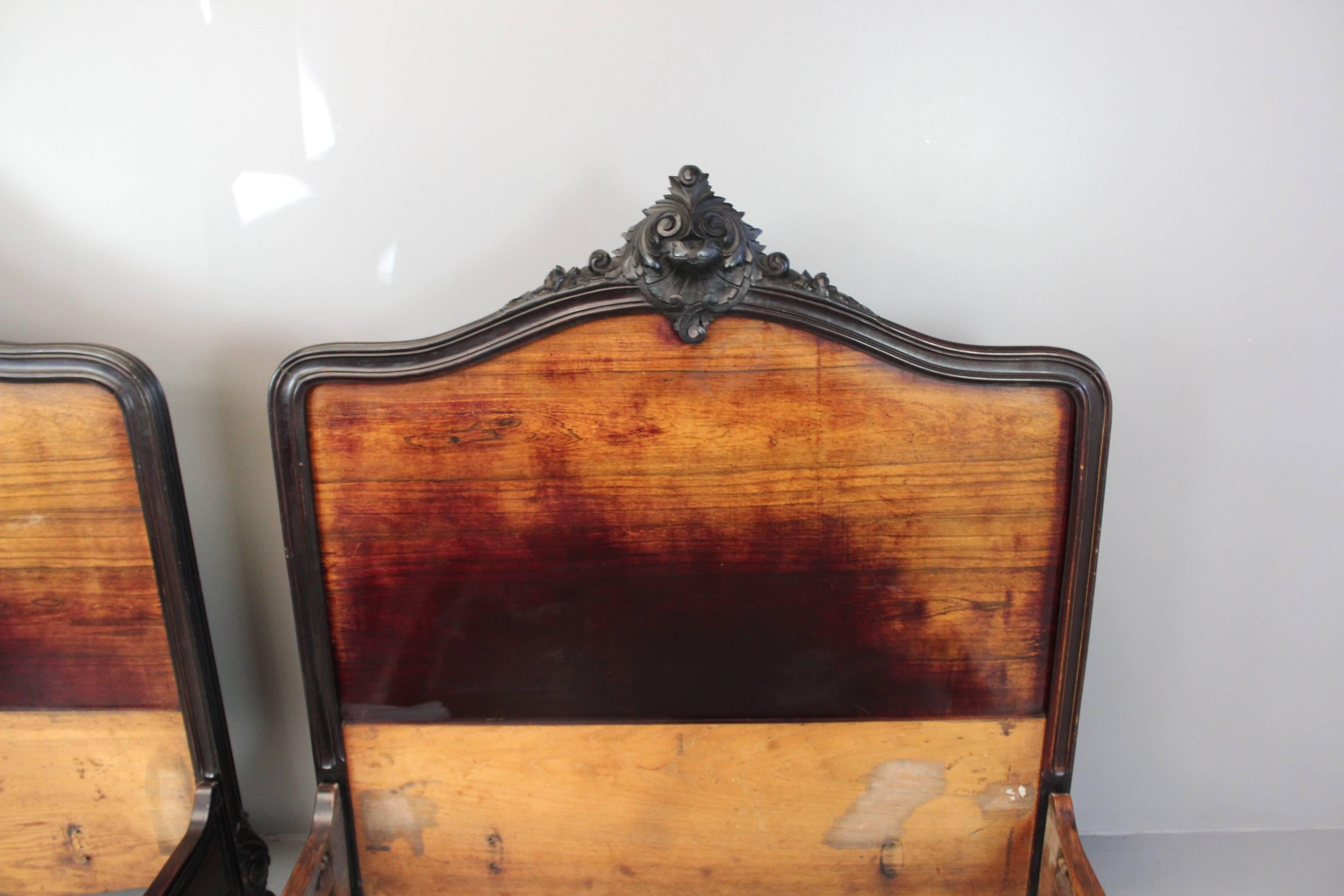 Pair of Antique French Rosewood Beds In Good Condition For Sale In Redruth, GB
