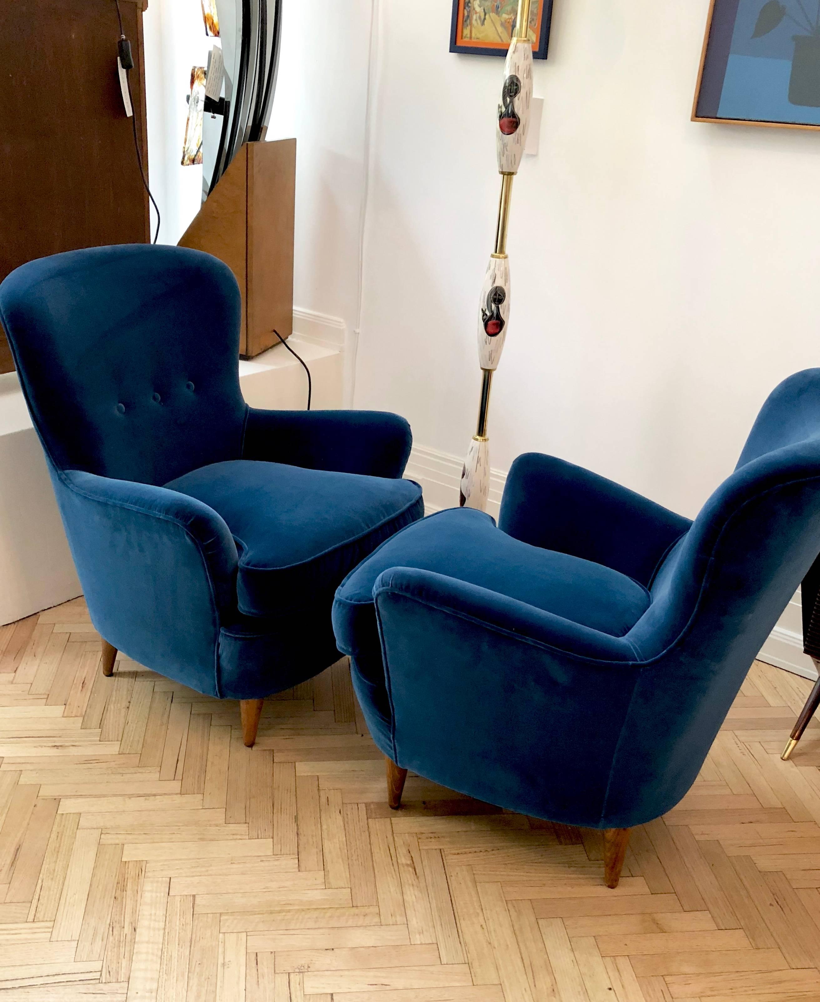 Mid-Century Modern Pair of 1950s Italian Lounge Chairs