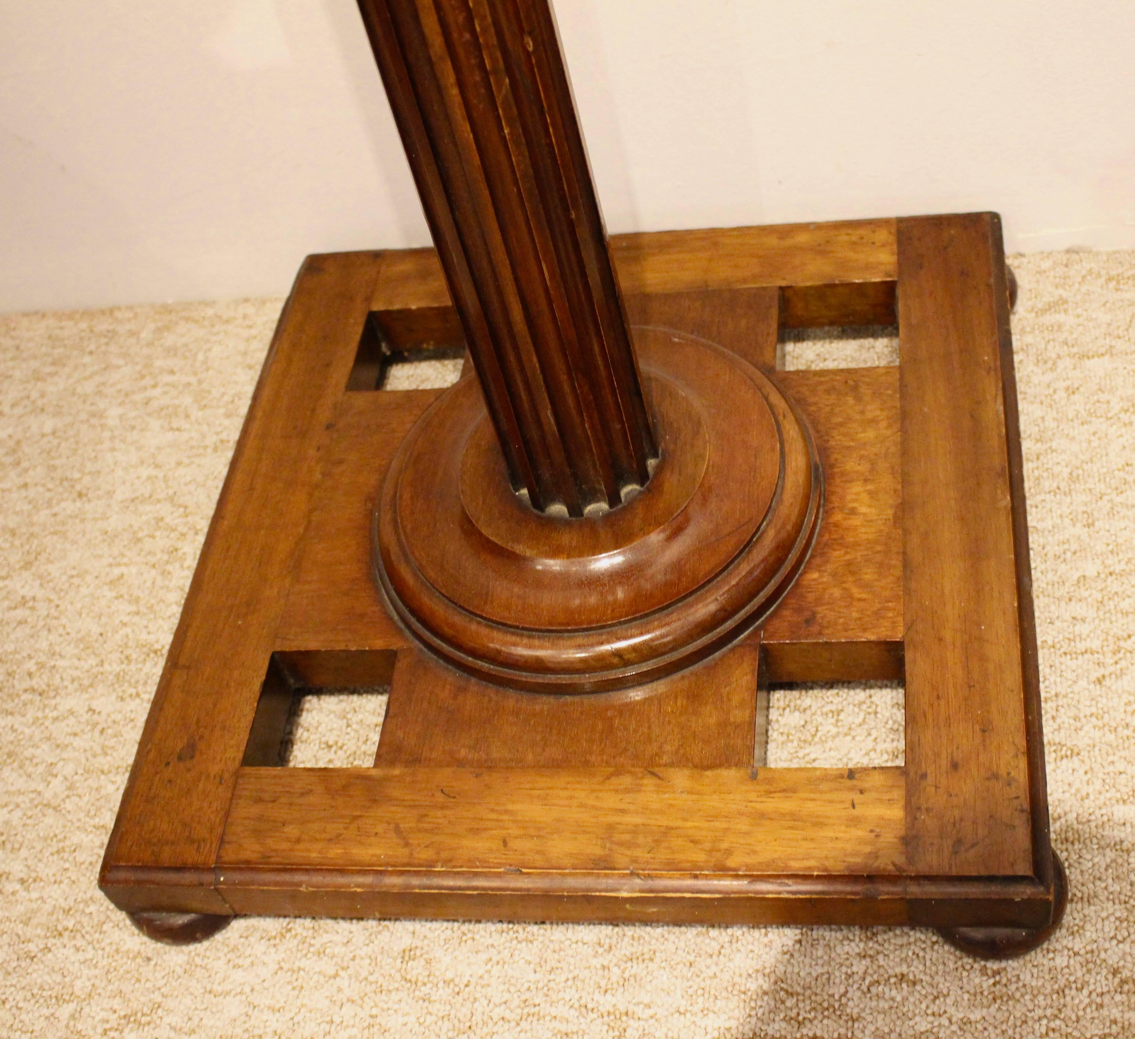 Pair of Edwardian Mahogany Torchere Display Stands In Excellent Condition In Heathfield, East Sussex
