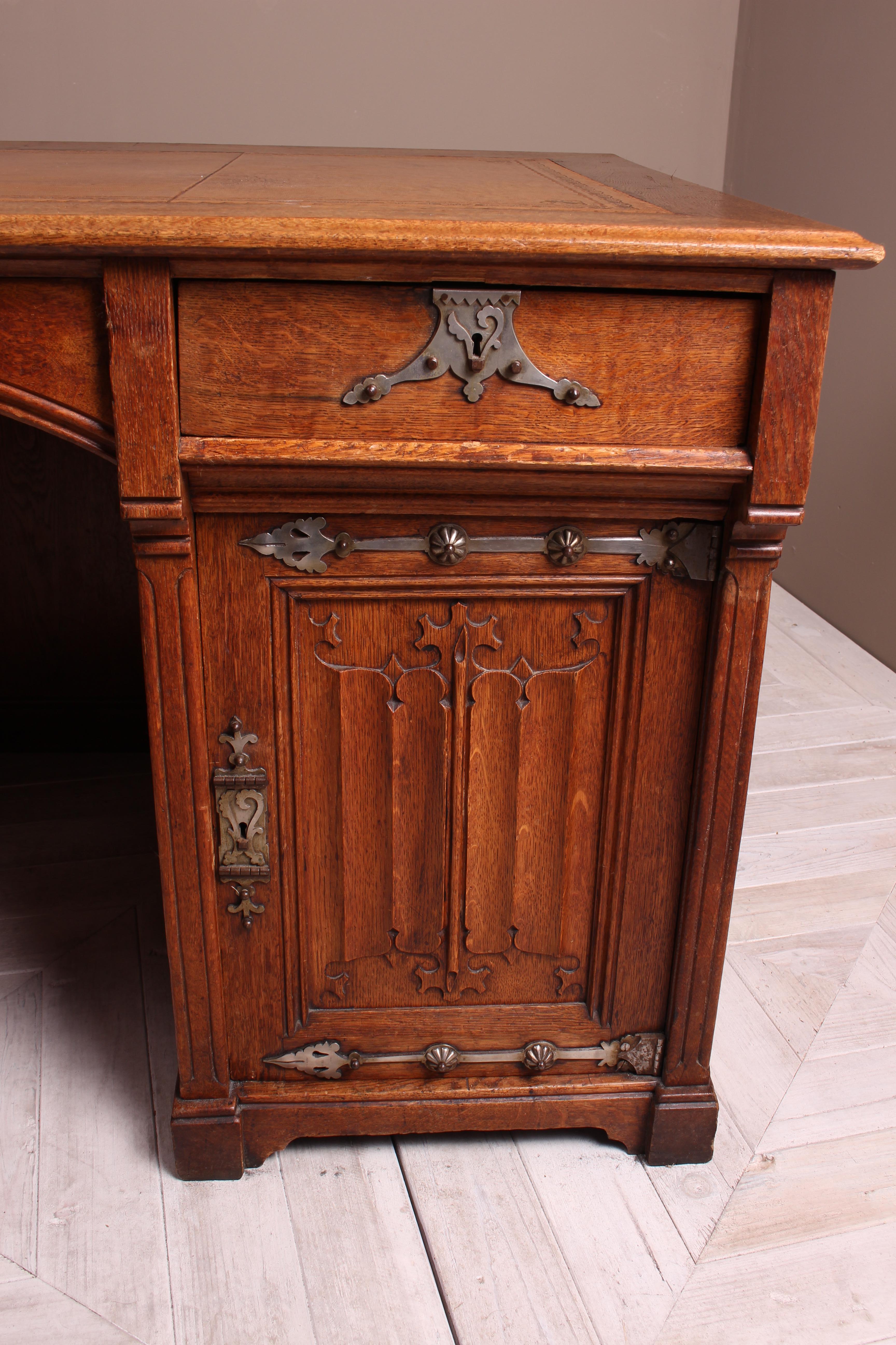 Leather Victorian Gothic Revival Oak Desk in the Manner of Pugin