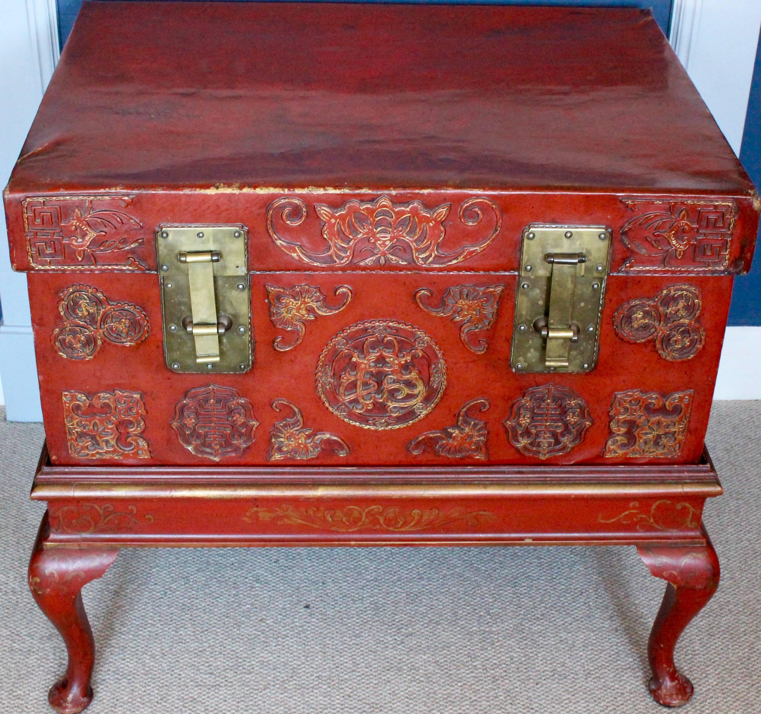 Pair of Early 20th Century Chinese Red Leather Trunks on Stands, Lamp Tables In Good Condition In Heathfield, East Sussex