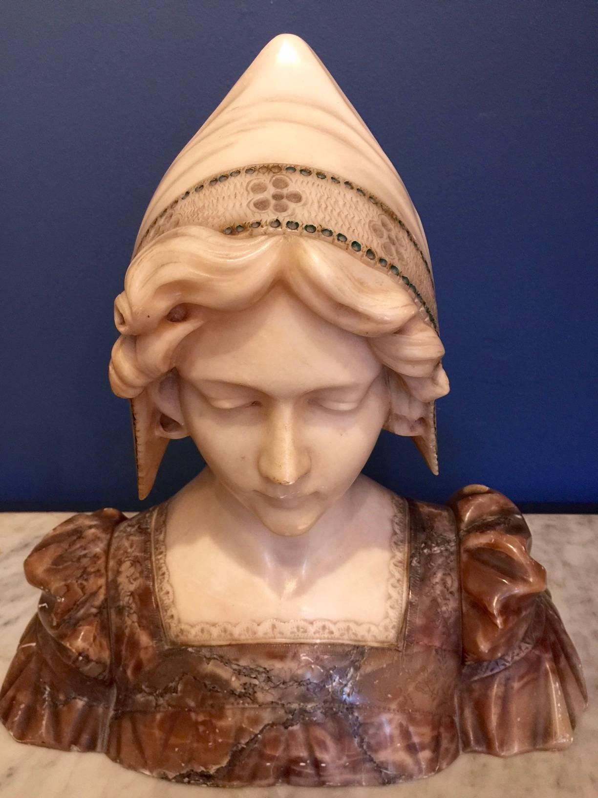 Italian Alabaster Bust of a Girl, circa 1890 In Good Condition In Heathfield, East Sussex