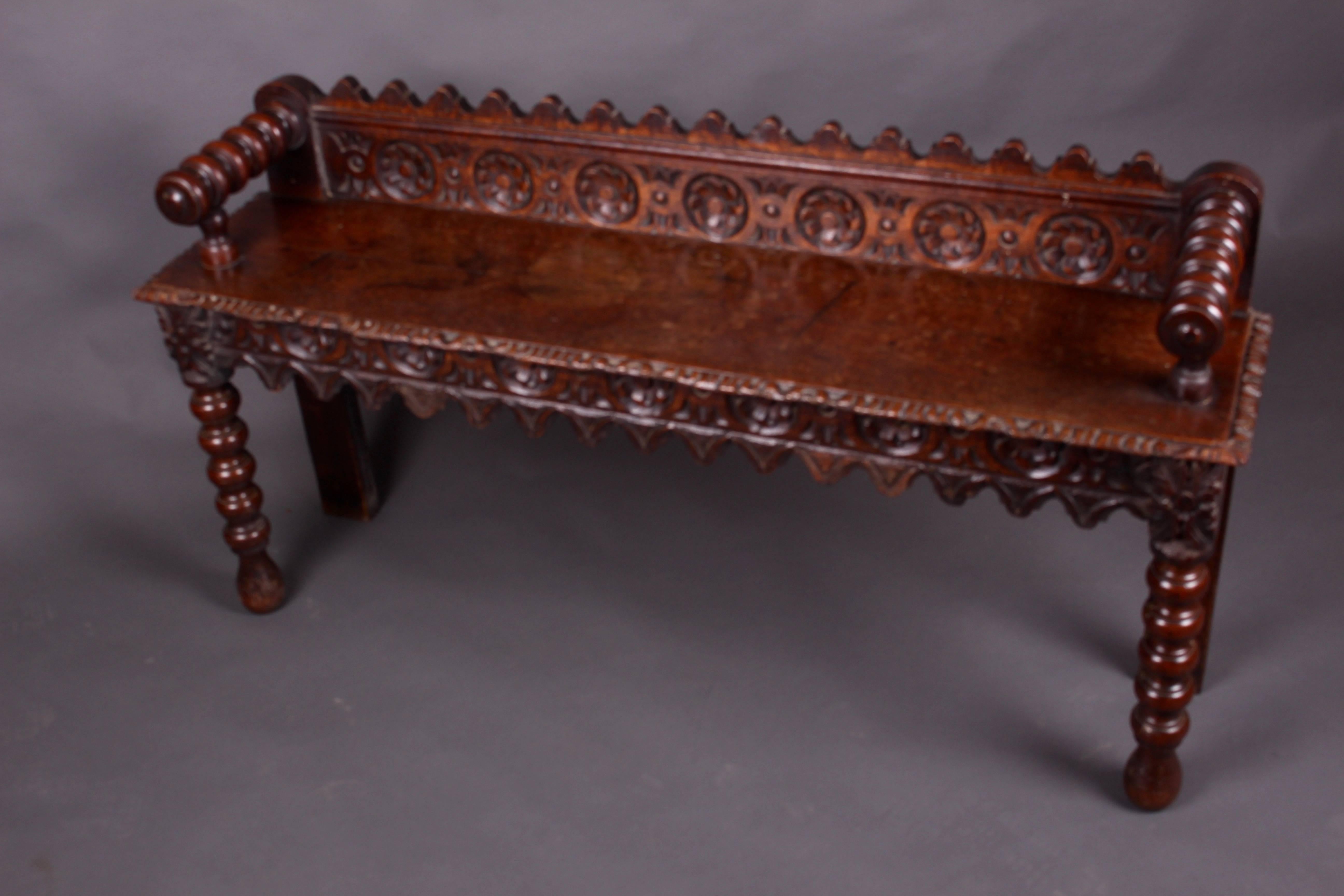 A Victorian Carved Oak Window Seat or Bench In Good Condition In Heathfield, East Sussex