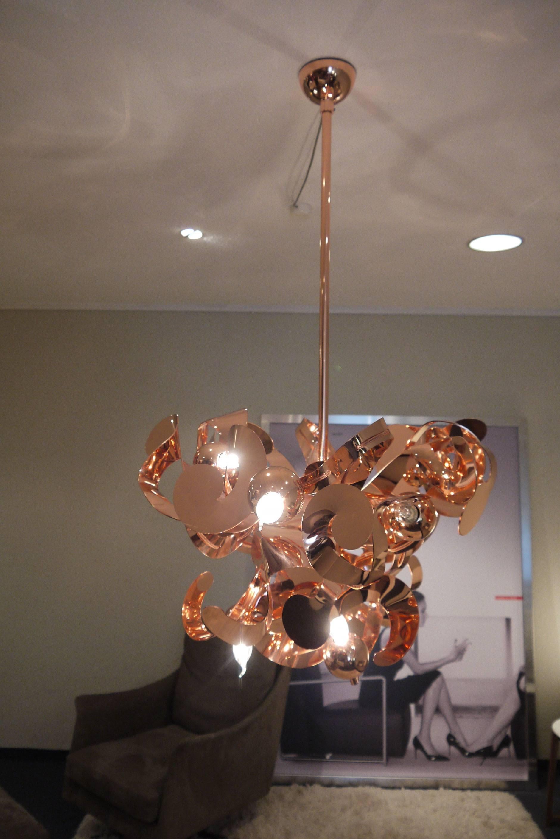 Hanging Lamp Kelp by the Dutch manufacturer Brand van Egmond is a very exceptional designer lamp. Produced with finest copper this luminiferous chandelier is a must for every sophisticated home.