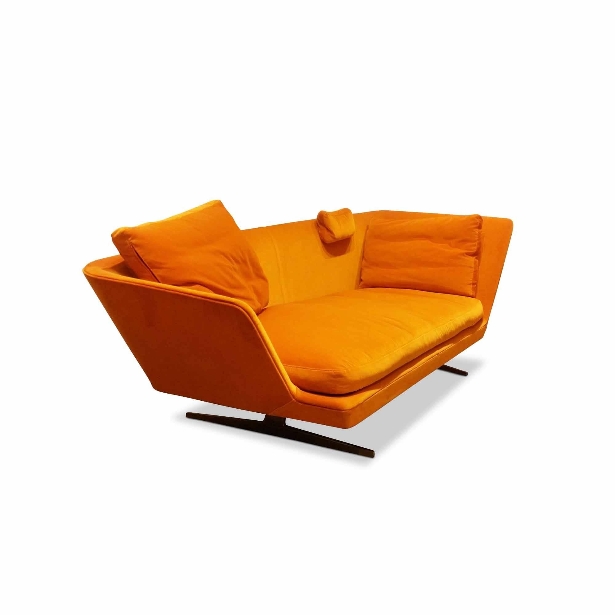 Modern Chaiselounge “Zeus” by Manufacturer Flexform in Chrome and Fabric For Sale