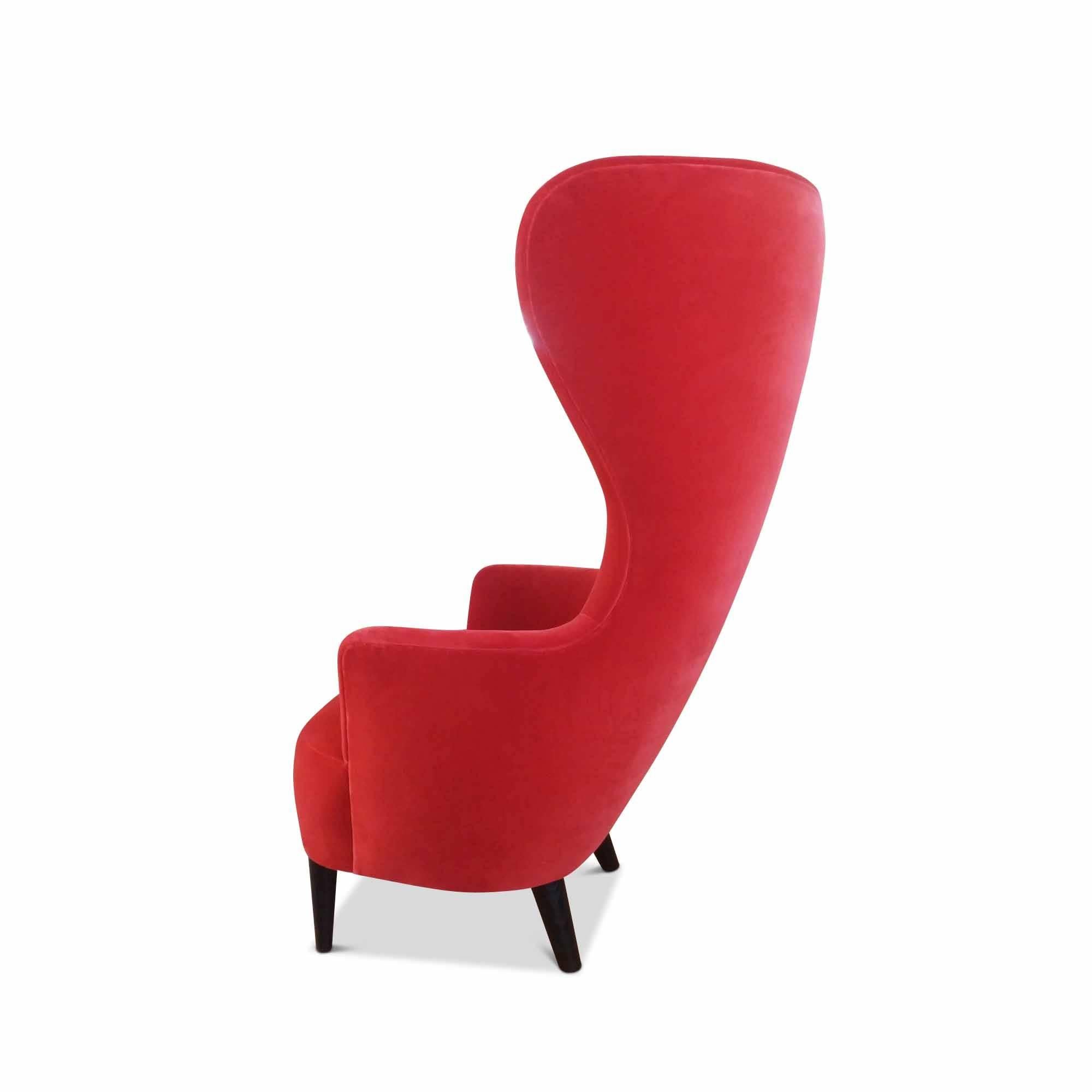 We are delighted to present to you the extravagant armchair “Wingback Chair”, designed and manufactured by Tom Dixon, that unites ambitious design with unrivalled comfort for our exclusive clients. This extraordinary armchair, with a frame of