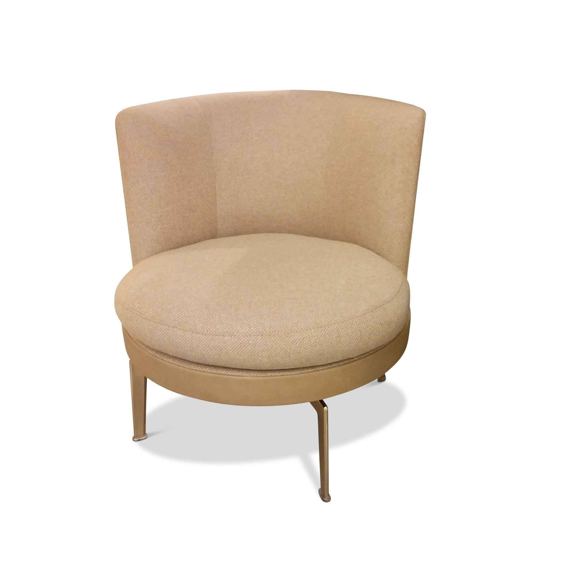 With pleasure we present to you the stunning armchair 