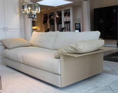 Sofa "Hampton" by Italian Luxury Living Group Label Fendi Casa in Beige Fabric