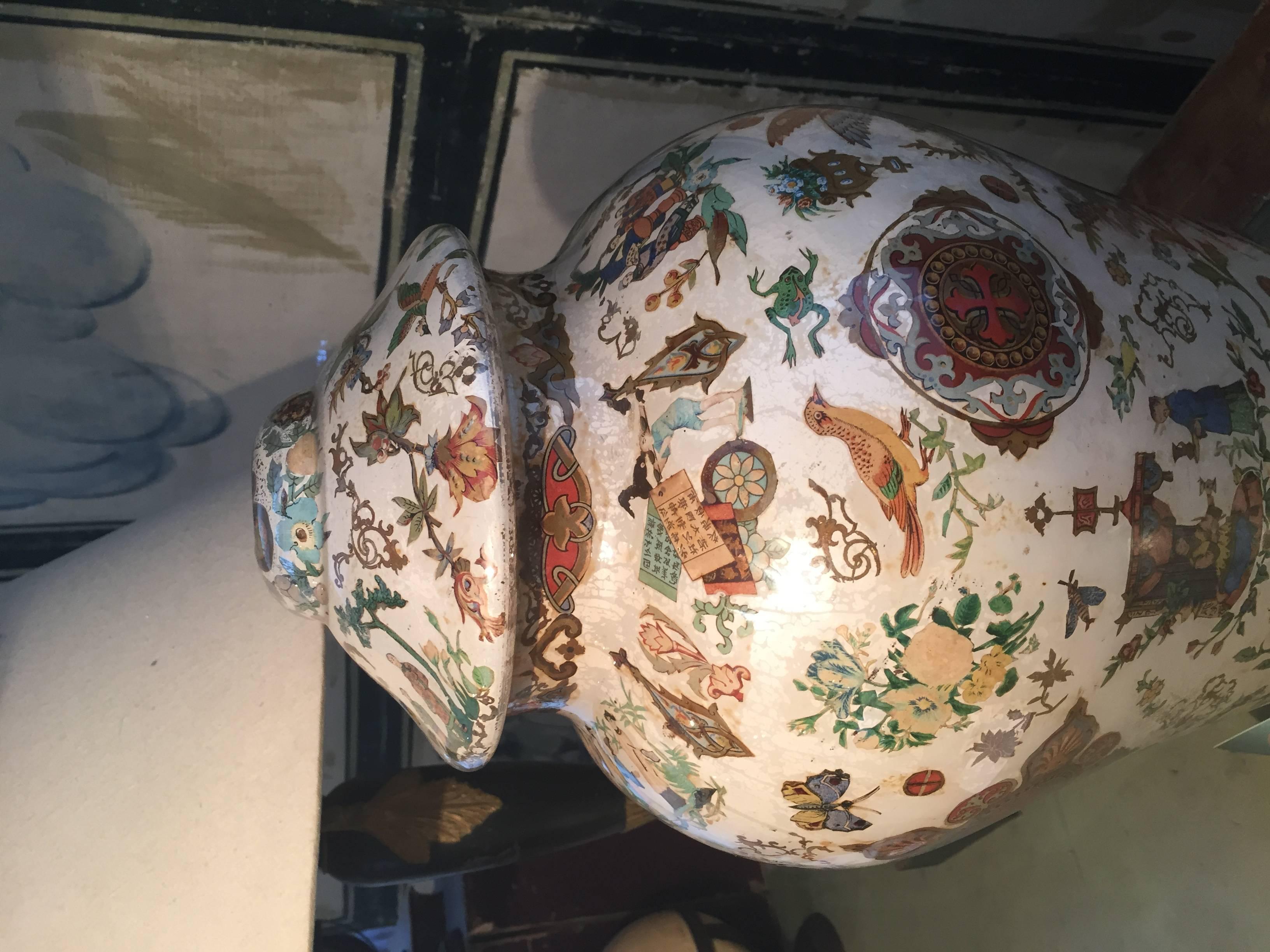 Decalcomania 19th Century English Chinoiserie Lidded Vase In Excellent Condition For Sale In Sydney, AU