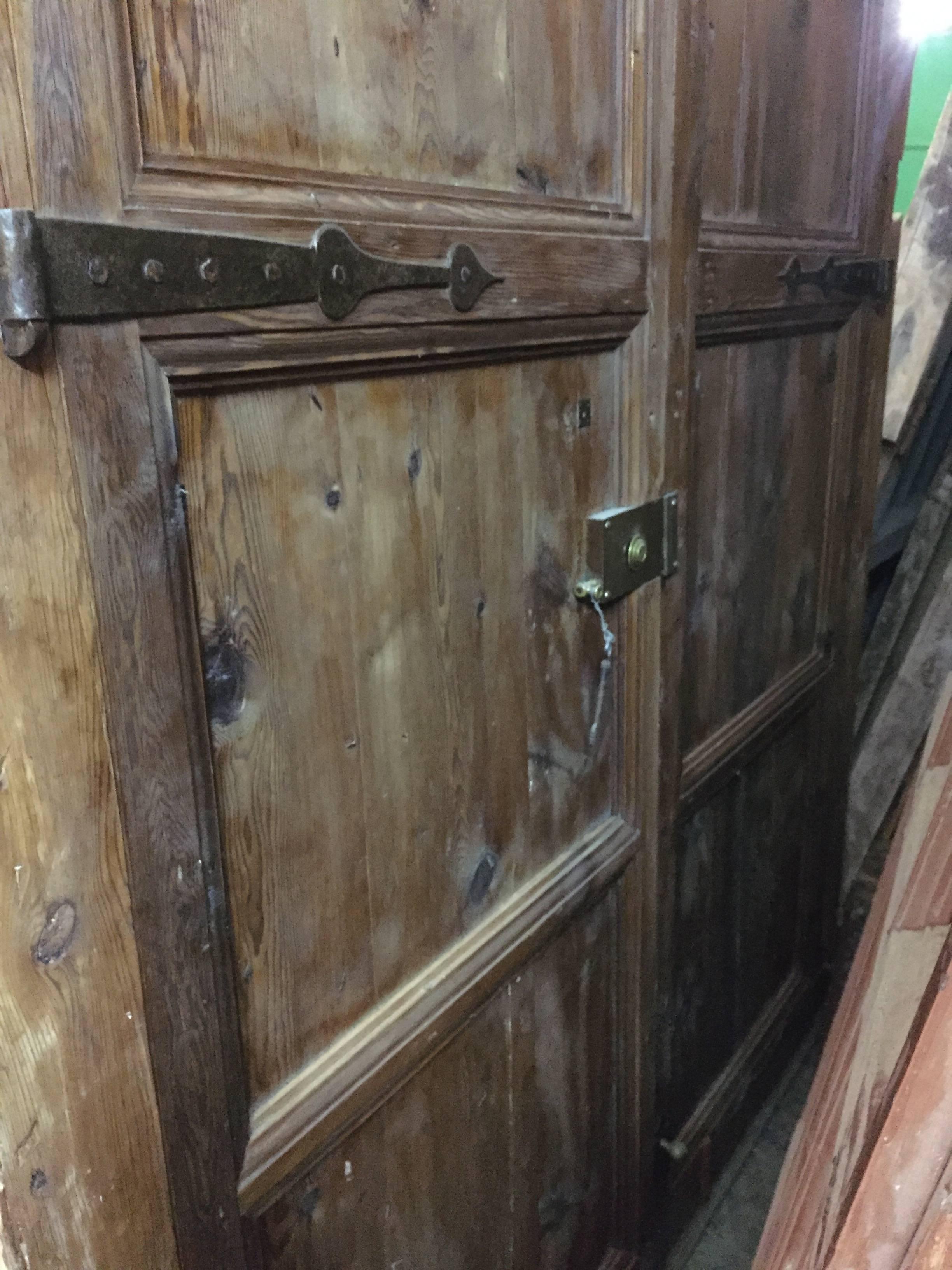 17th Century Spanish Monumental Doors In Excellent Condition For Sale In Locarno, CH