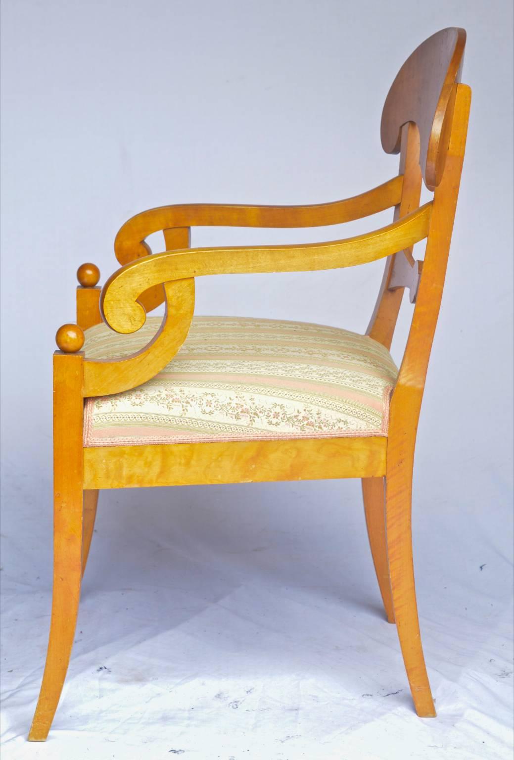 Polished Antique Biedermeier Empire Swedish Carver Chairs in Quilted Golden Birch