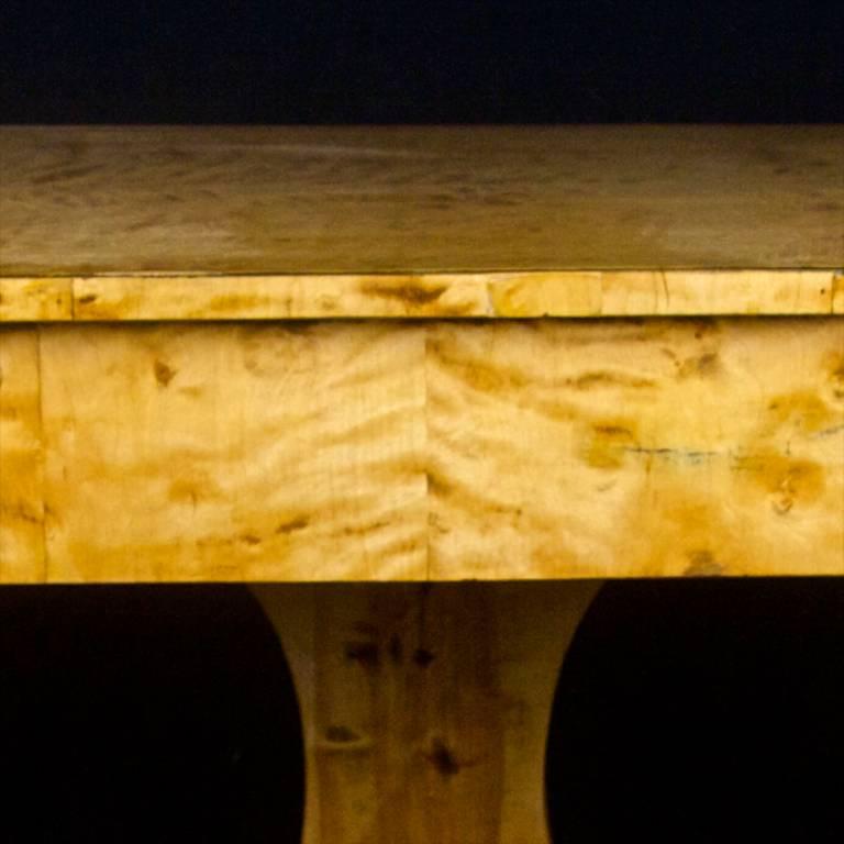 Biedermeier Empire Schwedischer antiker Horn-Motiv-Tisch Goldene Birke Goldbronze  im Zustand „Gut“ in LONDON, GB