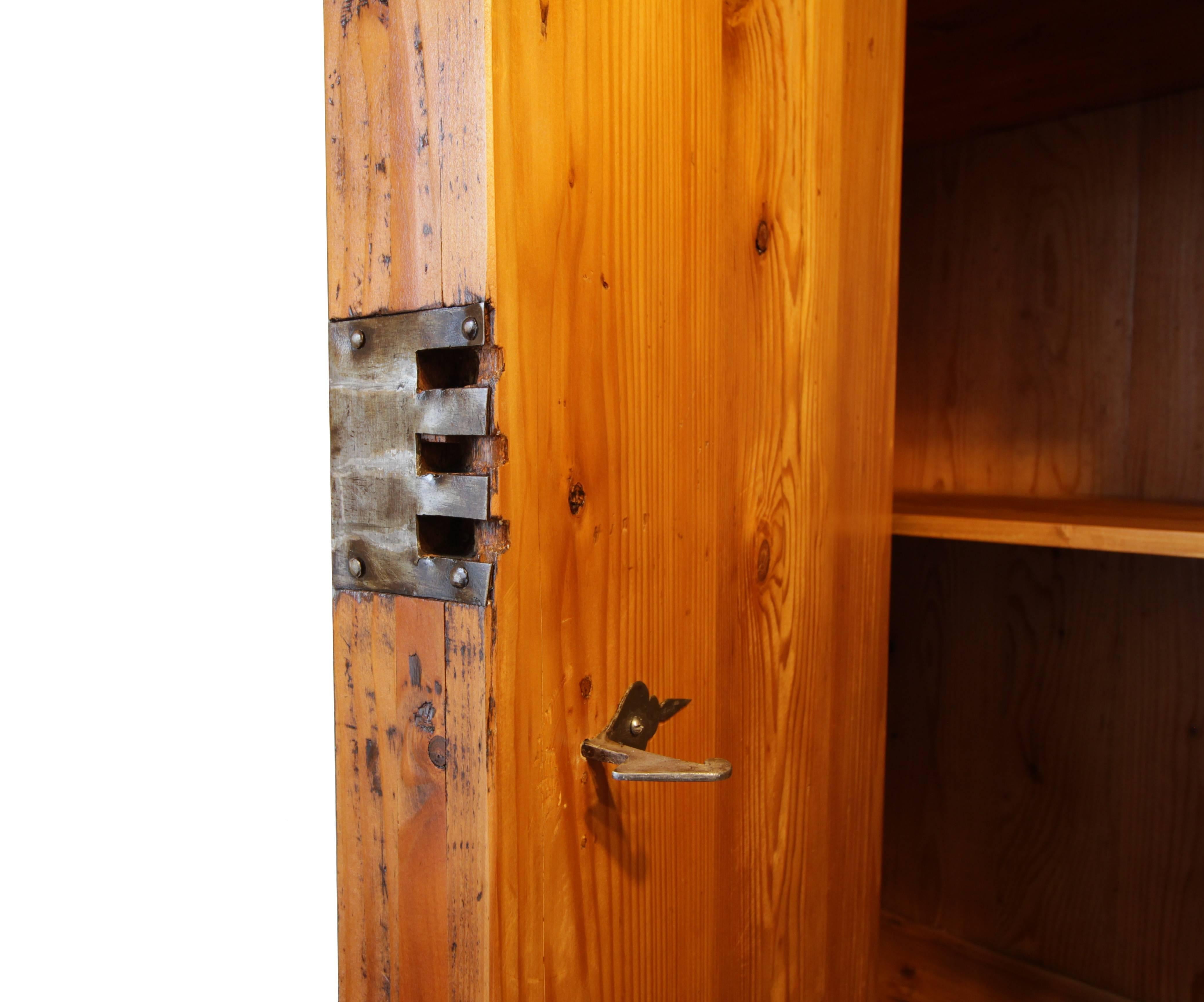 Early 18th Century Baroque Walnut Wardrobe called Wellenschrank from Germany For Sale 1