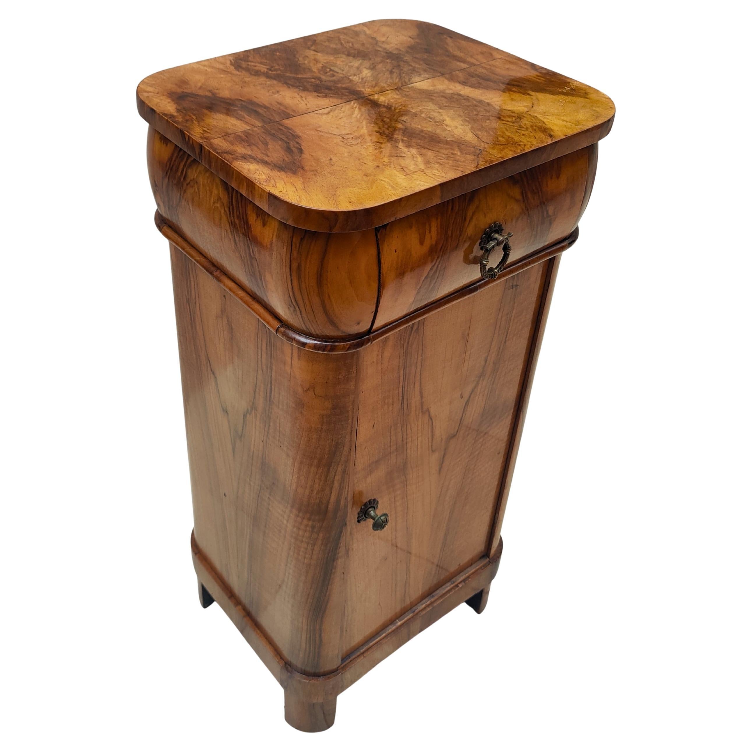 Early 19th Century Biedermeier Walnut Nightstand or Small Pillar Cabinet