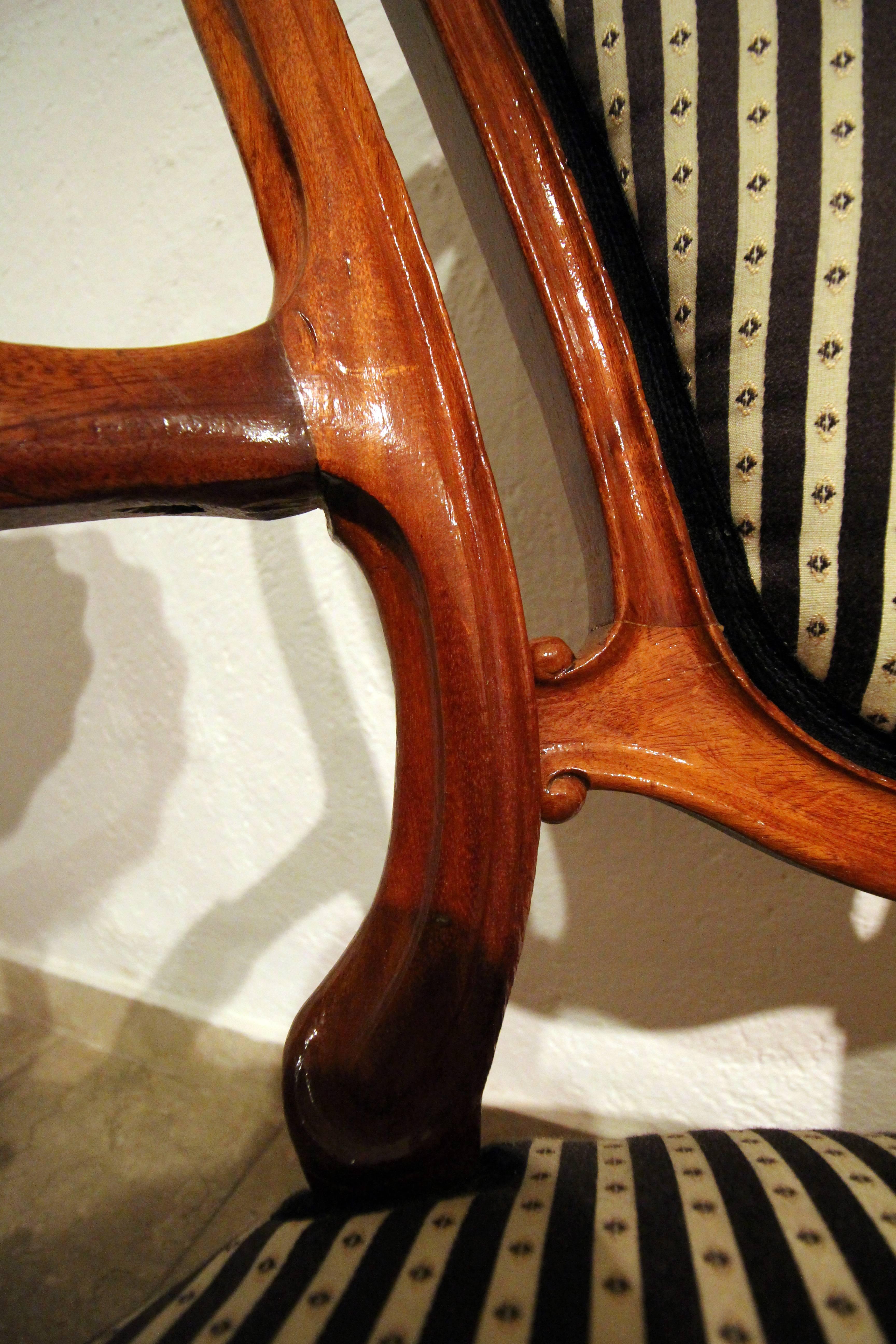 Louis-Philippe-Sessel des 19. Jahrhunderts, Satz mit zwei Stühlen (Französisch) im Angebot