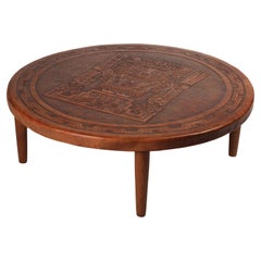 Mesa de centro circular de cuero y madera moderna de mediados de siglo de Angel I. Pazmino