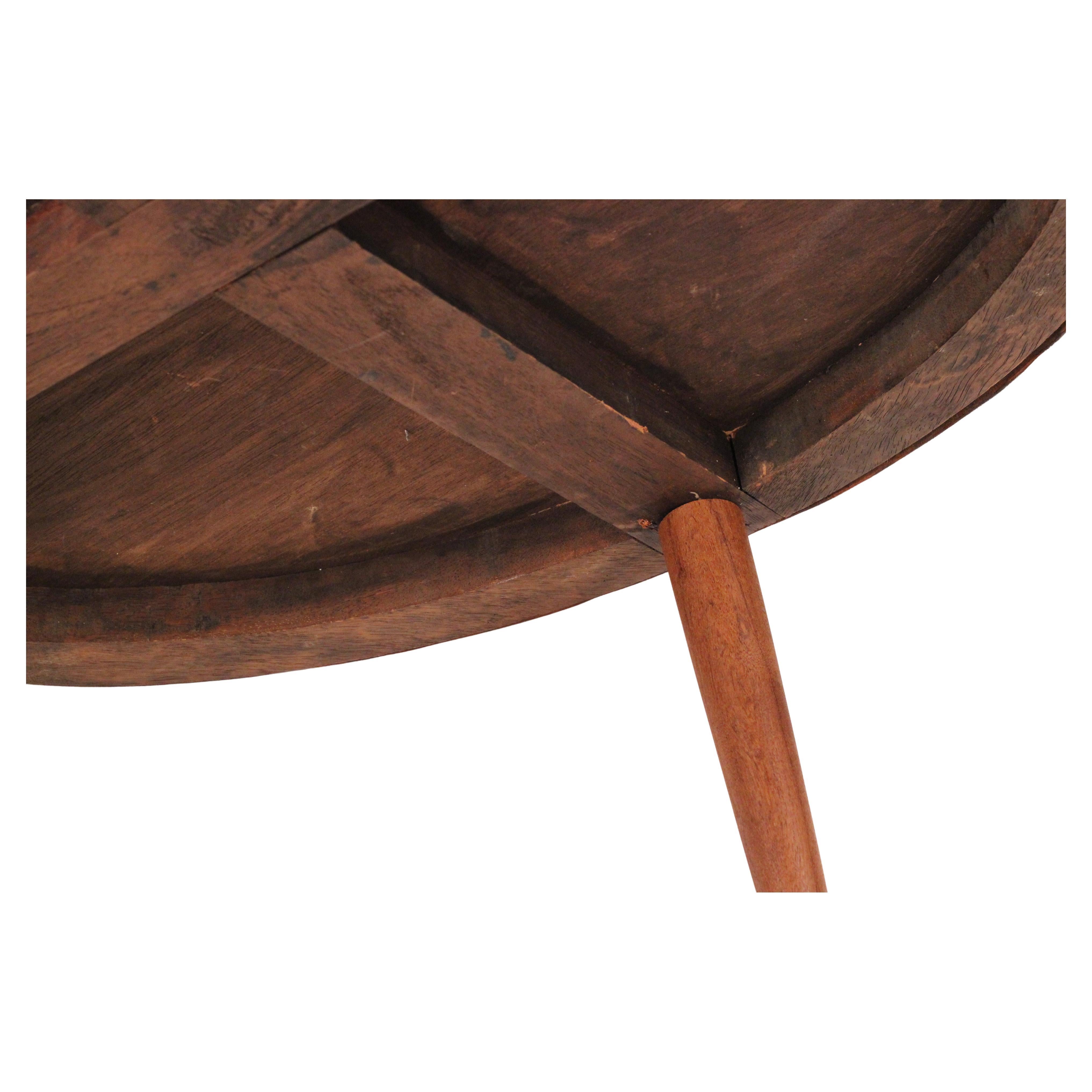 Mesa de centro circular de cuero y madera moderna de mediados de siglo de Angel I. Pazmino Moderno de mediados de siglo en venta