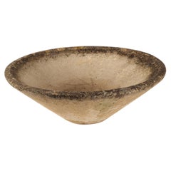 Von Willy Guhl inspiriertes Pflanzgefäß aus Beton in Kegelform Made in England, 1960er Jahre