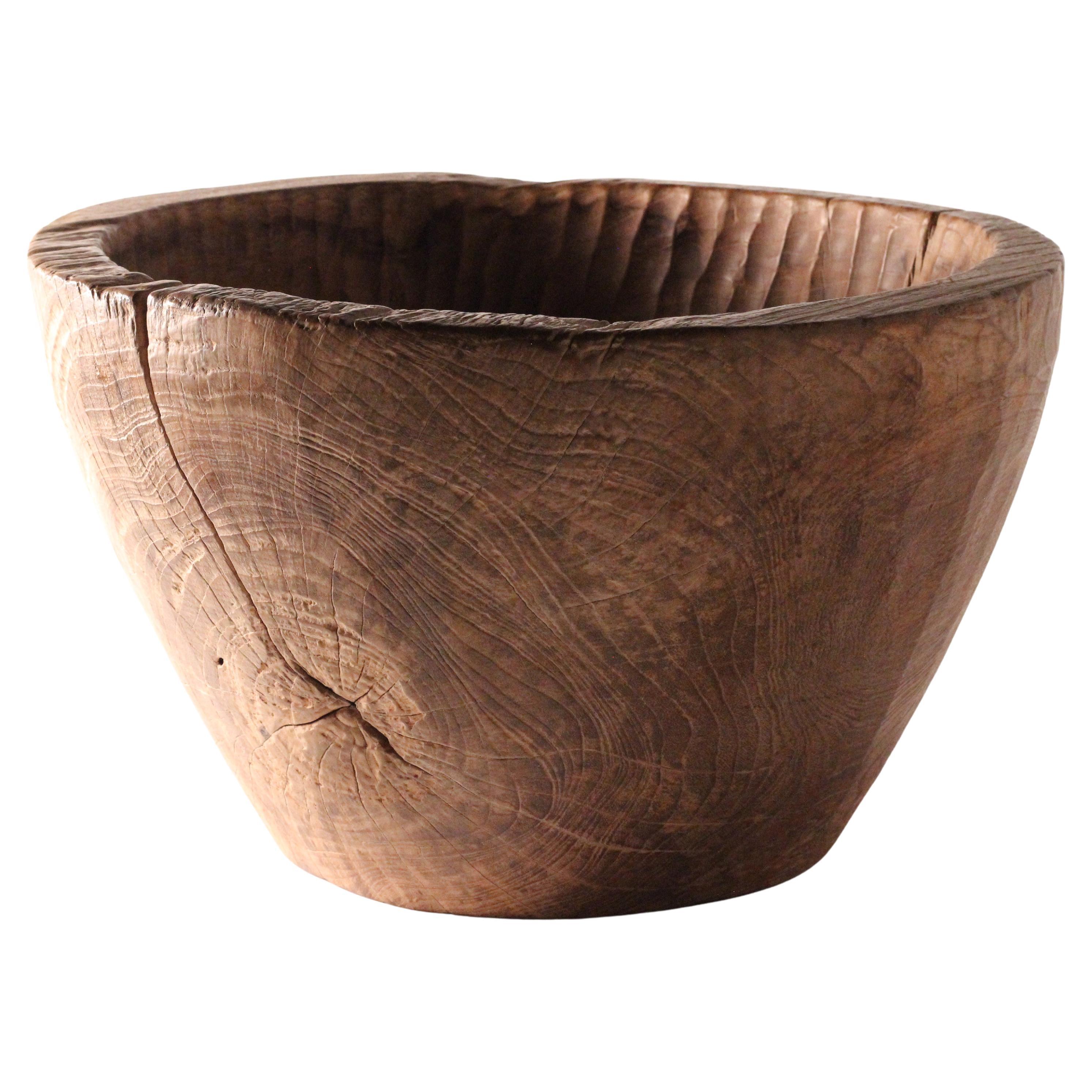 Wabi-Sabi Vintage-Holzschale, Lombok, organischer skulpturaler Tafelaufsatz