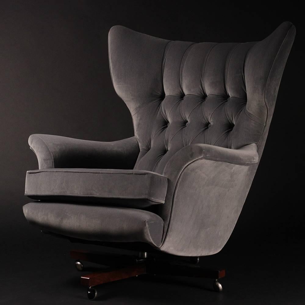 Mid-Century Modern Swivel Lounge Chair Mid Century Modern Model 62 by G Plan For Sale