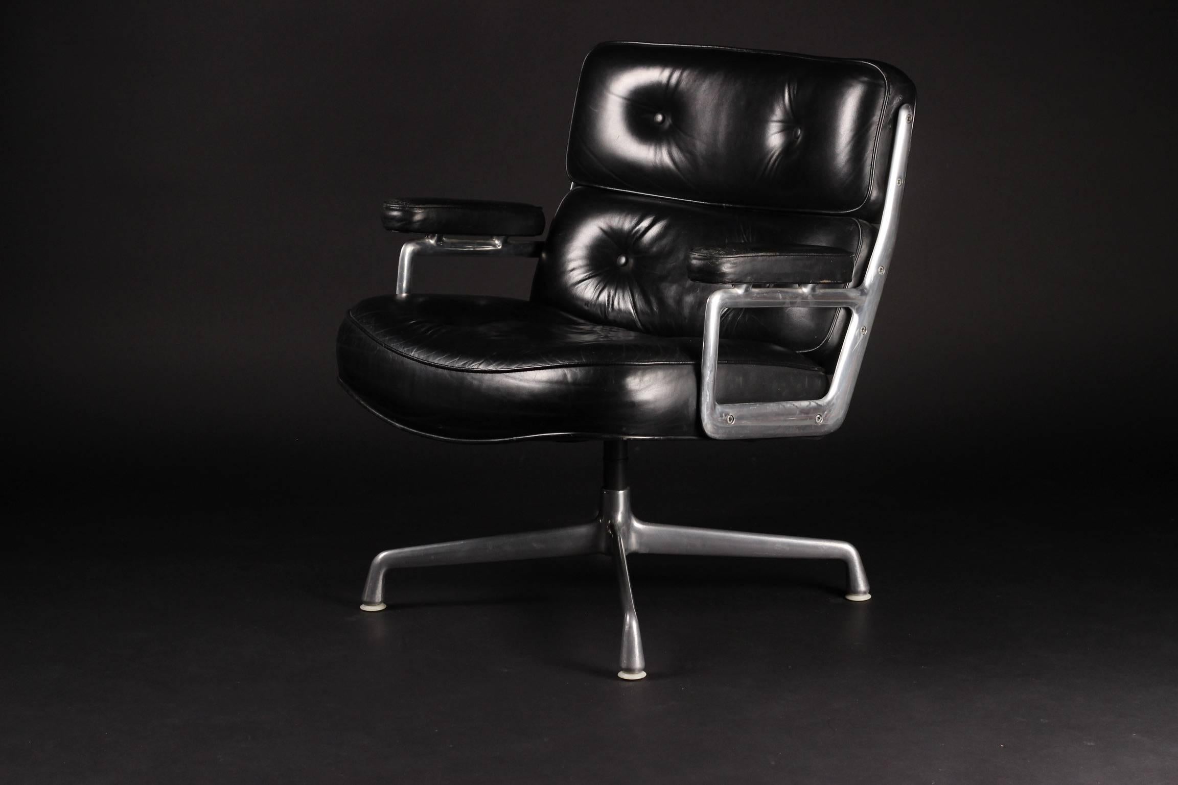 Designed in 1960 for the reception areas of the Time-Life building in New York by Charles & Ray Eames. The Time Life Lobby chair combines the characteristics of some of the other iconic designs they developed around the same period. The wide seat,