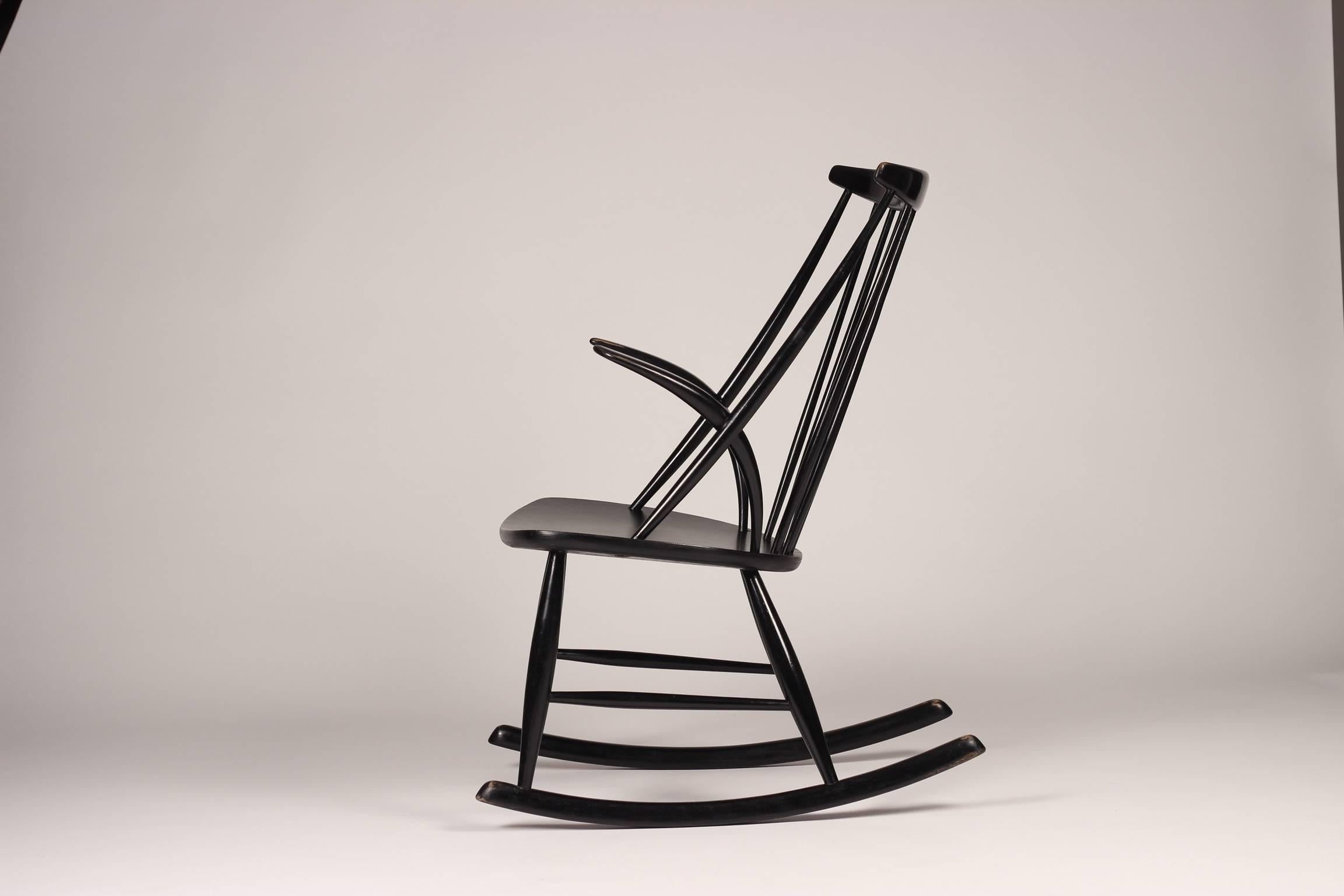 Laque Fauteuil à bascule moderne scandinave par Illum Wikkelsø, années 1960 en vente