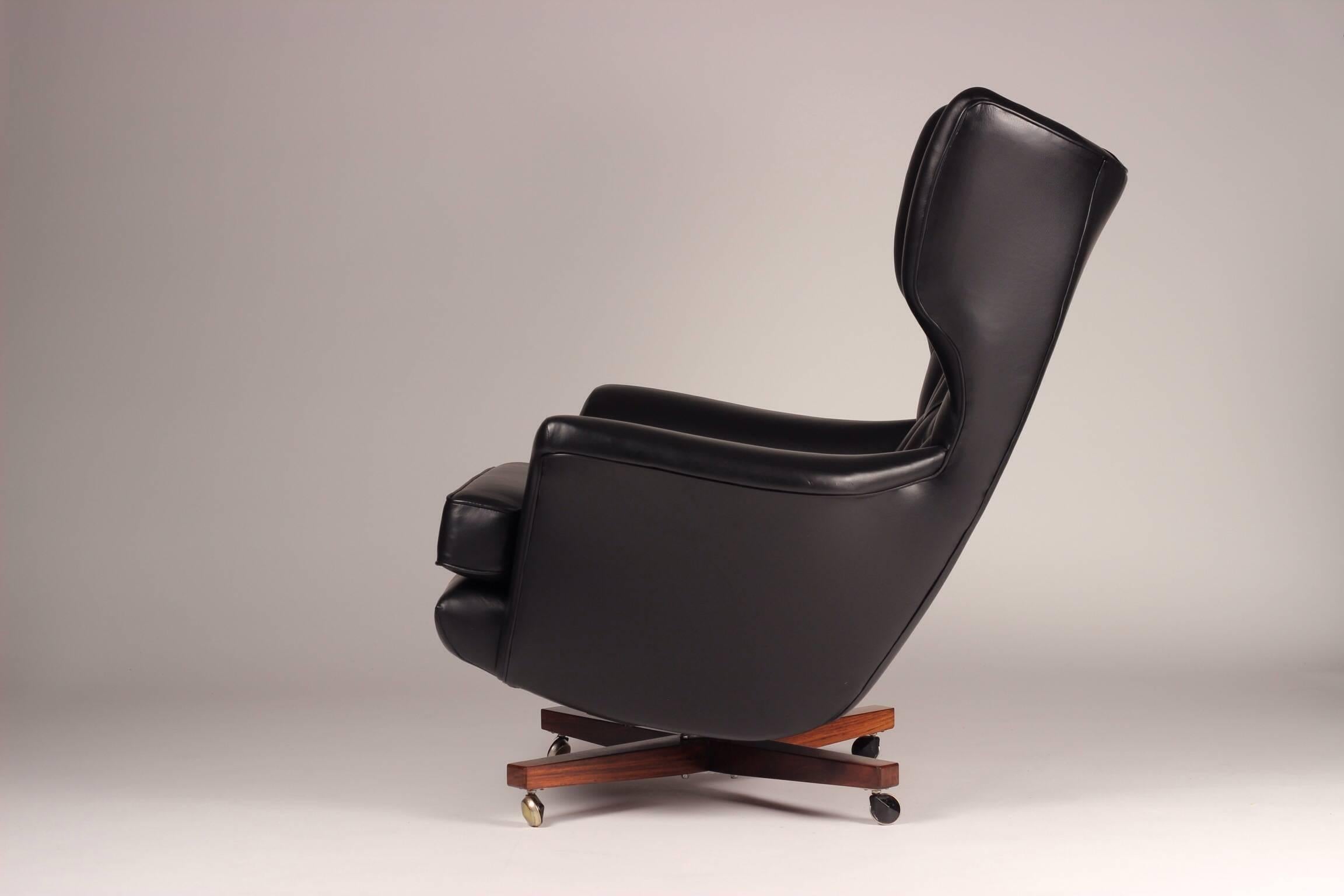 Mid-20th Century Mid-Century Modern Lounge Chair & Ottoman in Italian Leather by G Plan Model 62