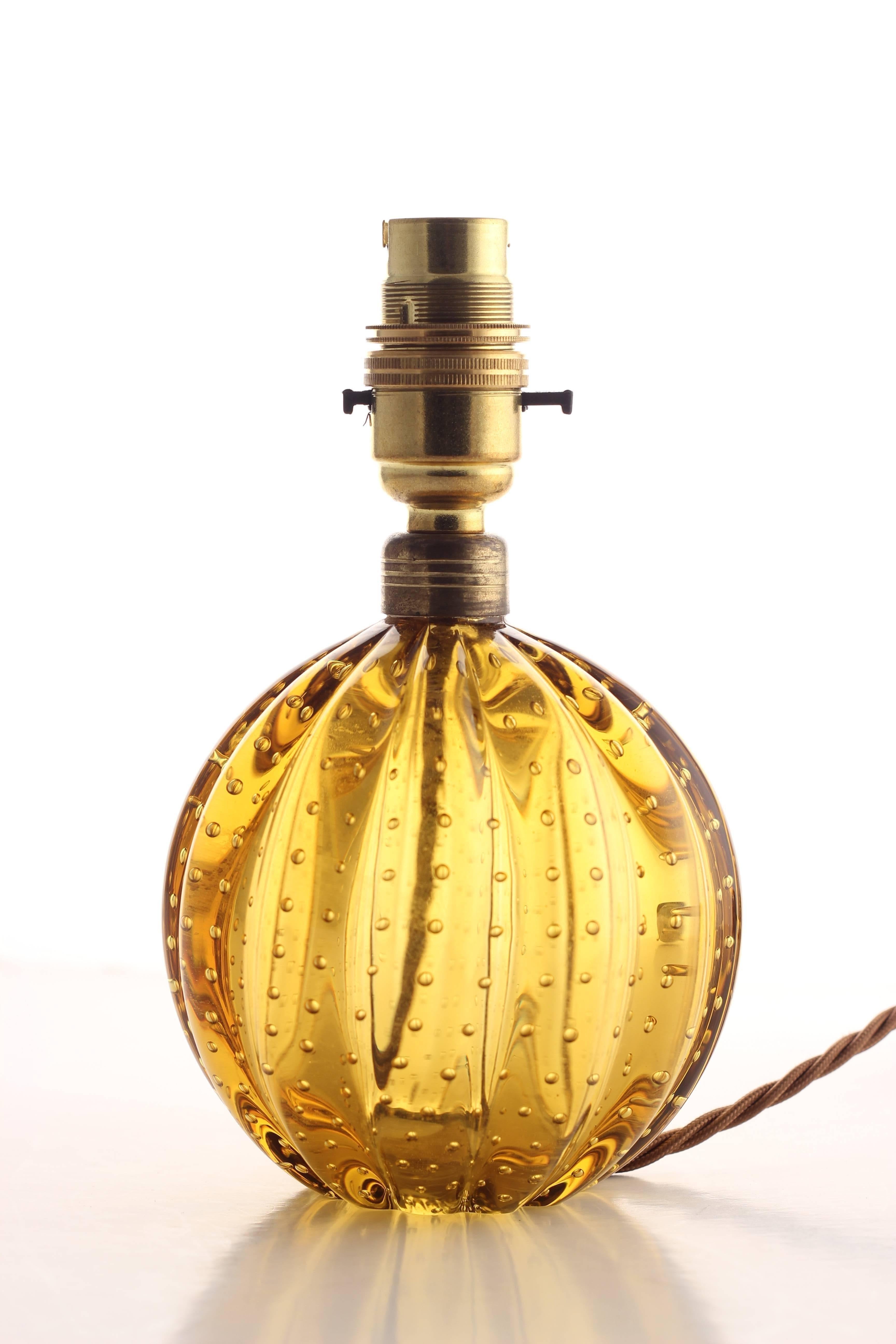 Deep vintage gold bullicante ribbed globe lamp by Archimede Seguso, Murano, Venezia, Italy, 1950s. No chips or cracks. Rewired with vintage gold colored braided rayon cord. Can be very easily converted and rewired for USA, European etc electrical
