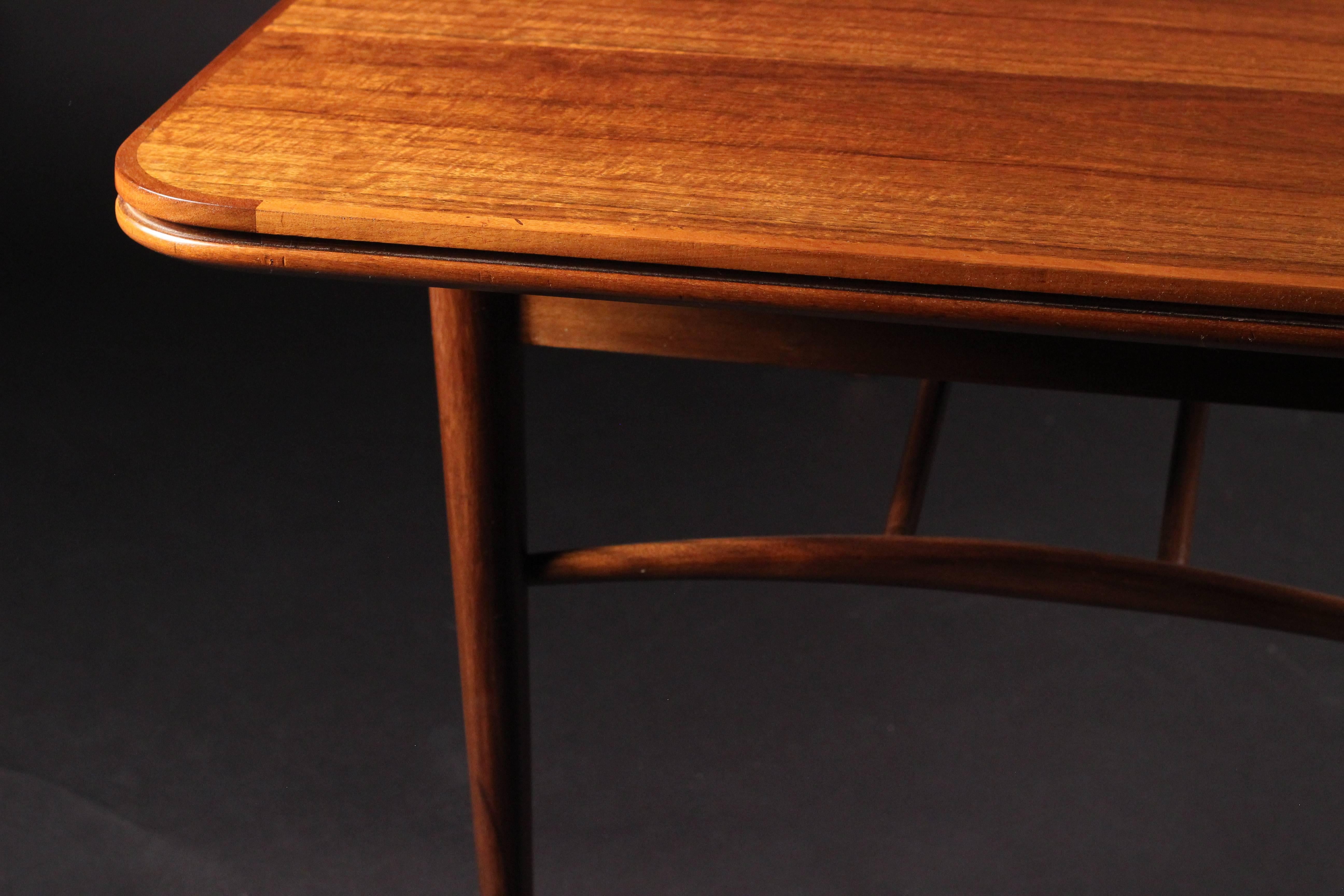 Mahogany Mid-Century Modern Dining Table by Robert Heritage for Archie Shine