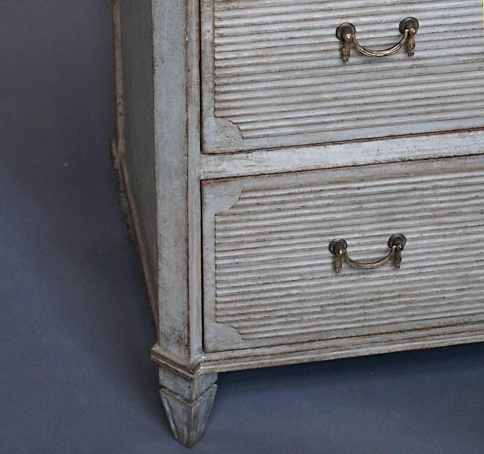 Gustavian Style Chest of Drawers In Excellent Condition In Great Barrington, MA
