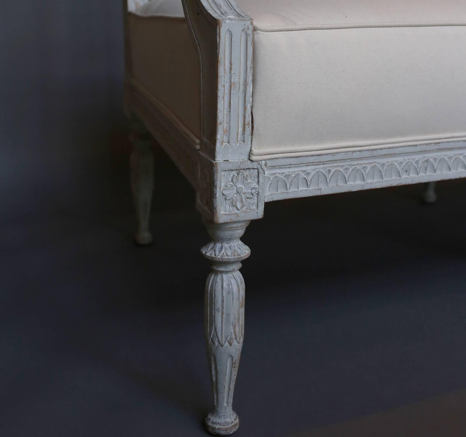 Period Gustavian Sofa Bench In Excellent Condition In Great Barrington, MA