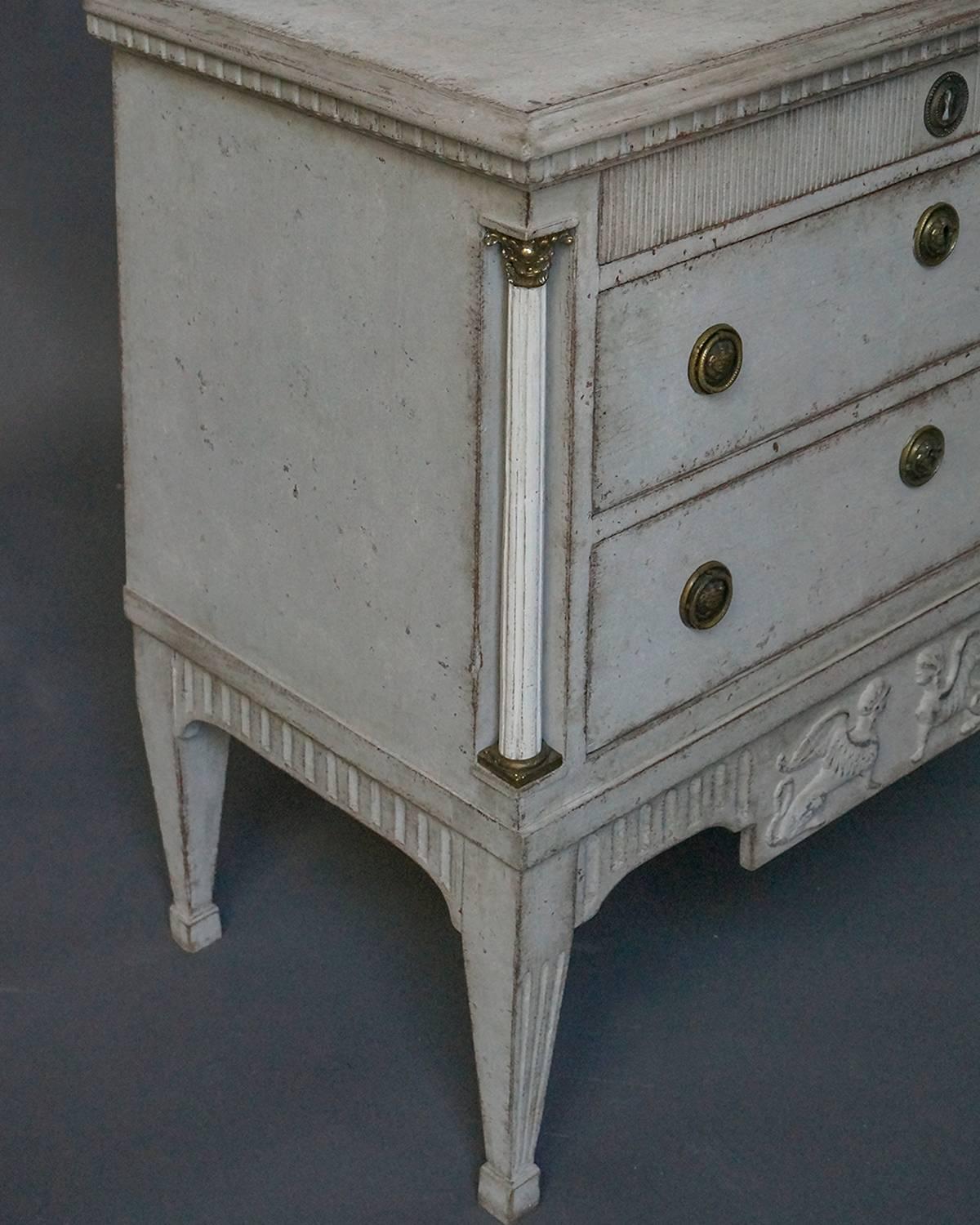 Pair of Neoclassical Commodes with Hellenic Spinxes (Schwedisch)