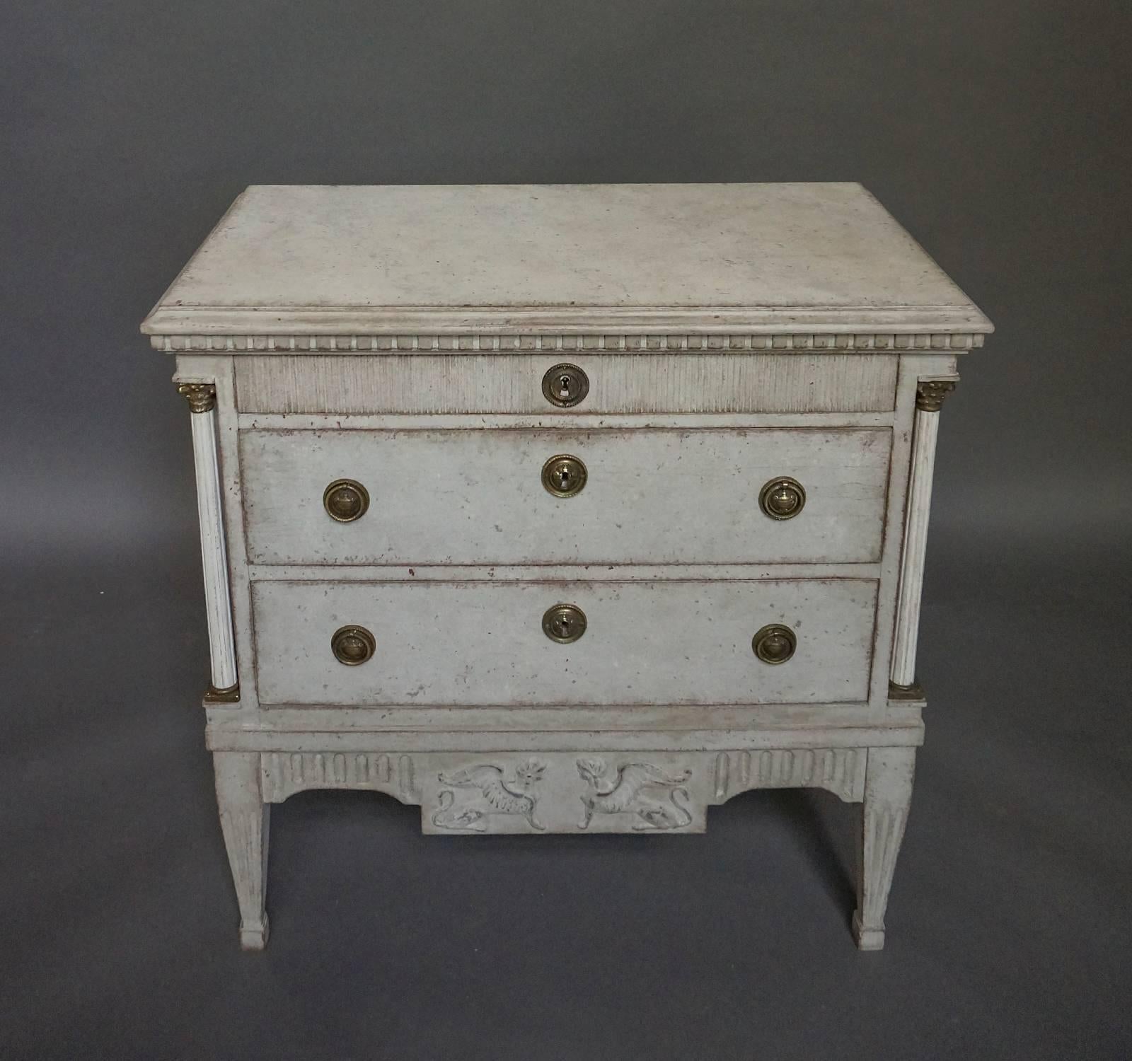 Pair of Neoclassical Commodes with Hellenic Spinxes In Good Condition In Great Barrington, MA