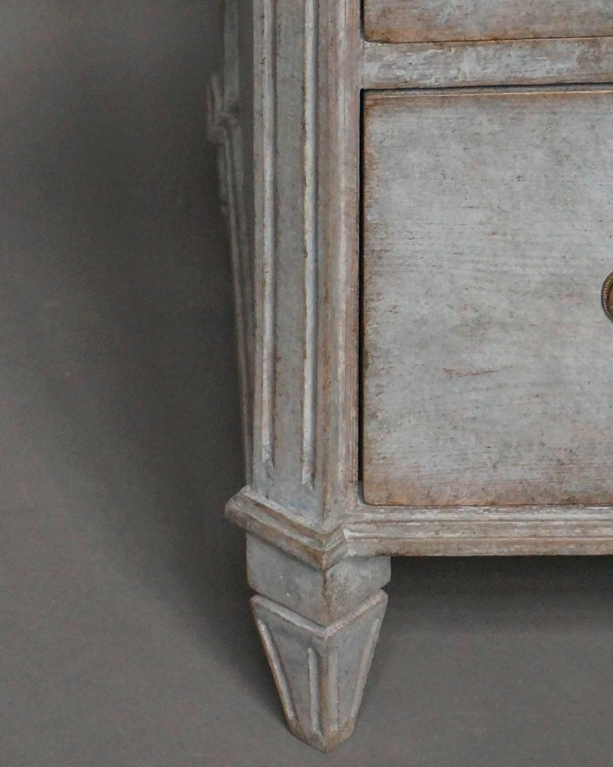 Gustavian Style Commode in Worn Gray Paint In Excellent Condition In Great Barrington, MA