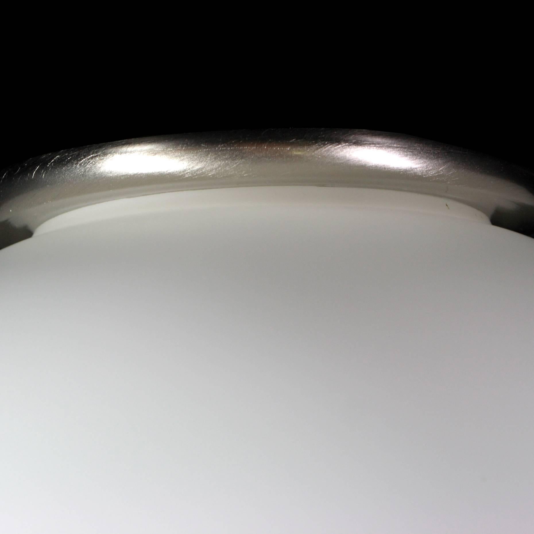 'Uovo' Table Pendant Lamp Satin White Blown Murano Glass Diffuser Egg Shape In Excellent Condition For Sale In Montichiari, IT