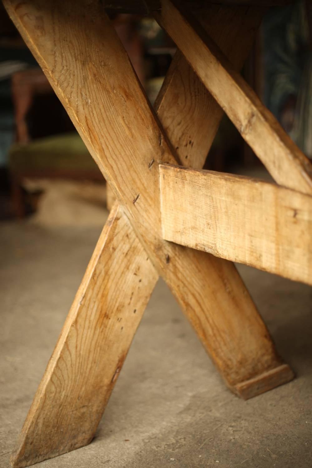 English Exceptional 18th Century X-Frame Pine Tavern Table
