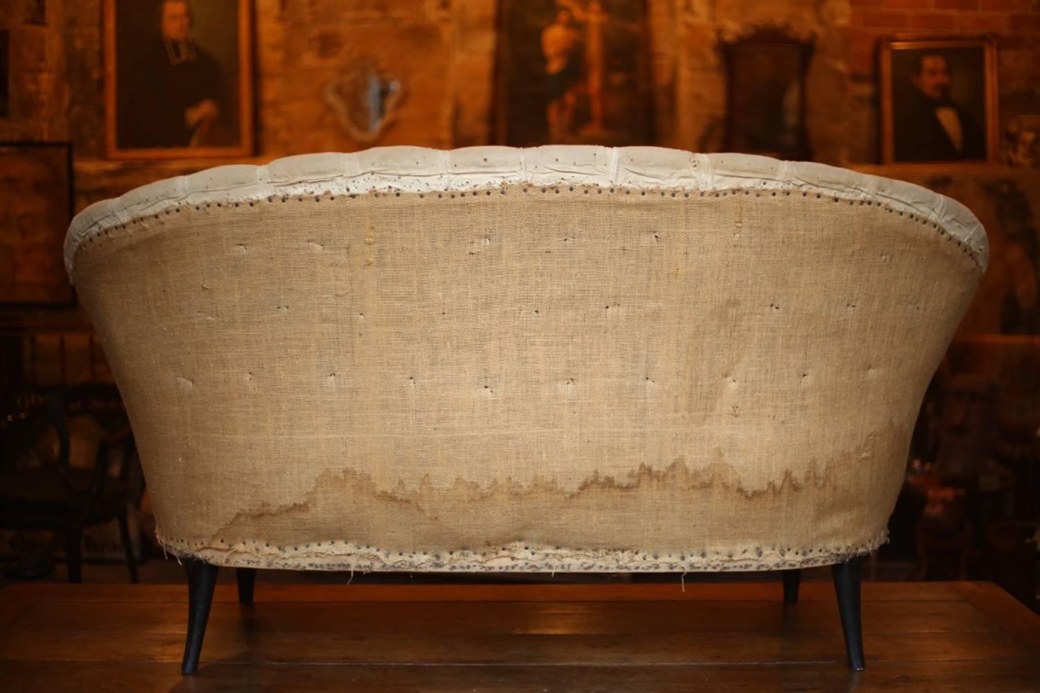 Napoleon III Deep Buttoned Curved Back Sofa 3